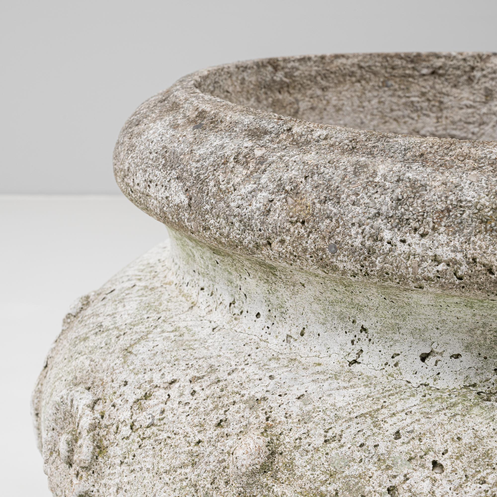 20th Century French Pair Of Concrete Planters For Sale 4