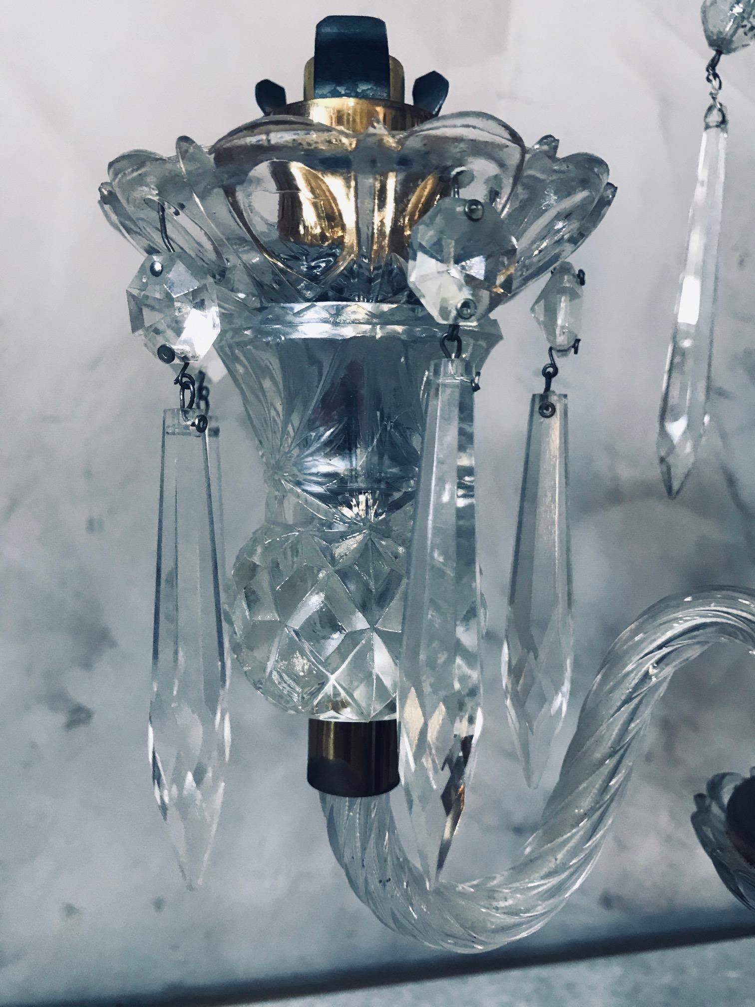 Laiton Paire de candélabres de Sèvres en cristal et laiton du XXe siècle, années 1950 en vente