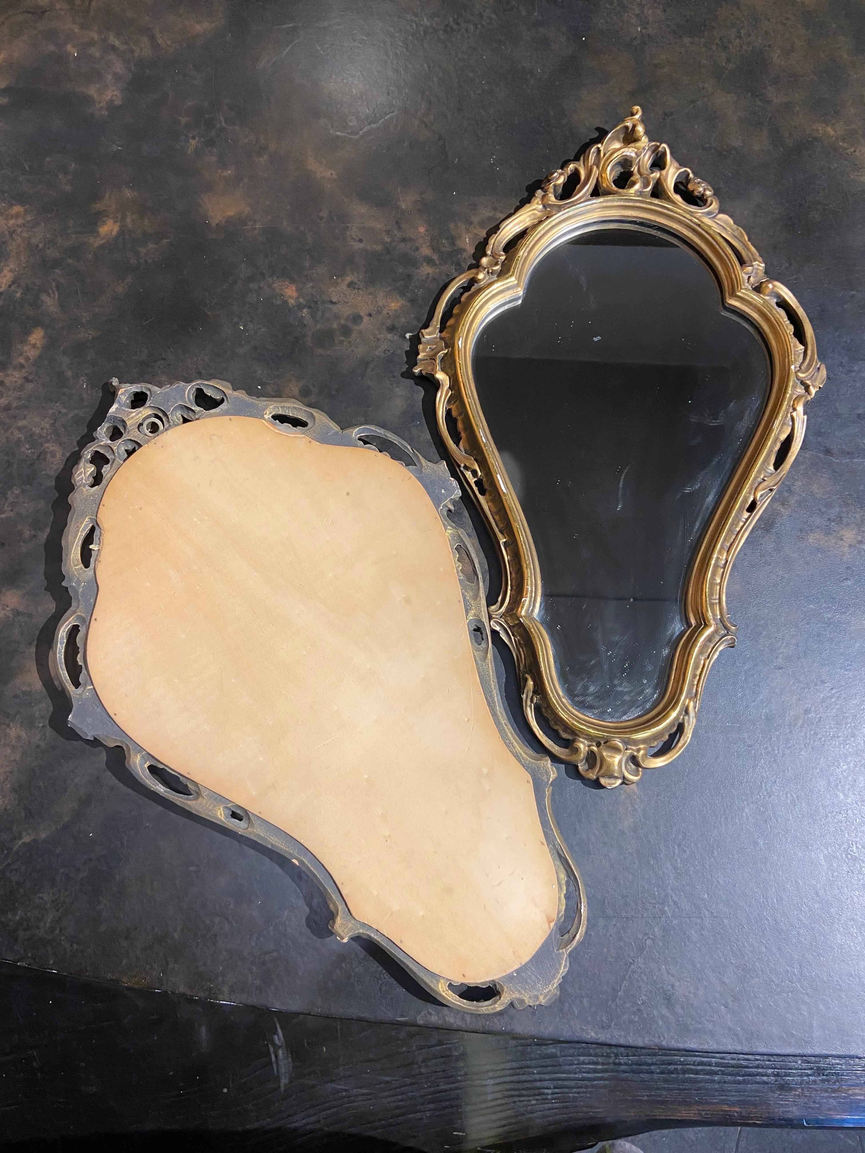 20th Century French Pair of Hand Carved and Gilt Wood Wall Mirrors For Sale 7
