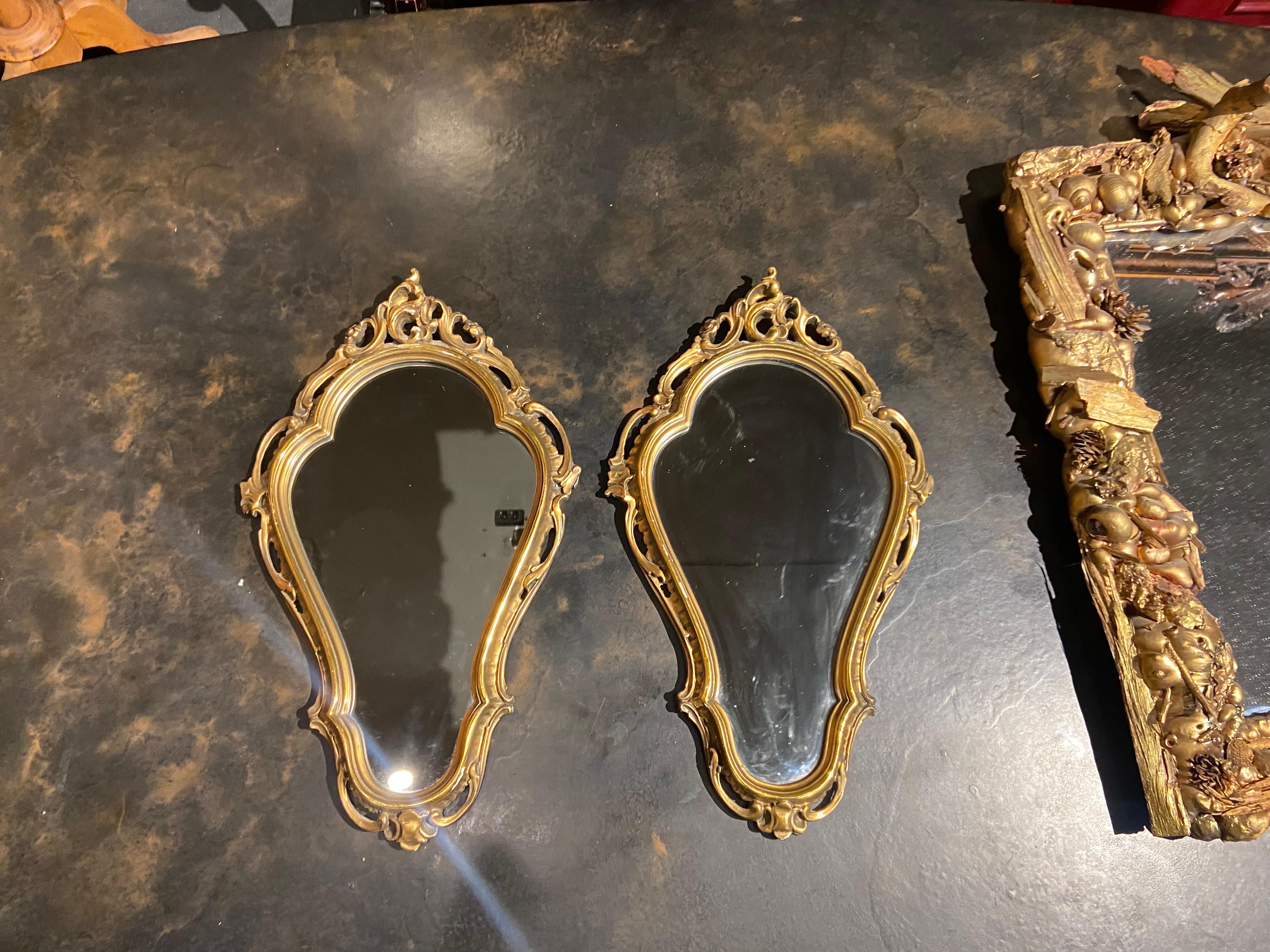 20th Century French Pair of Hand Carved and Gilt Wood Wall Mirrors In Good Condition For Sale In Sofia, BG