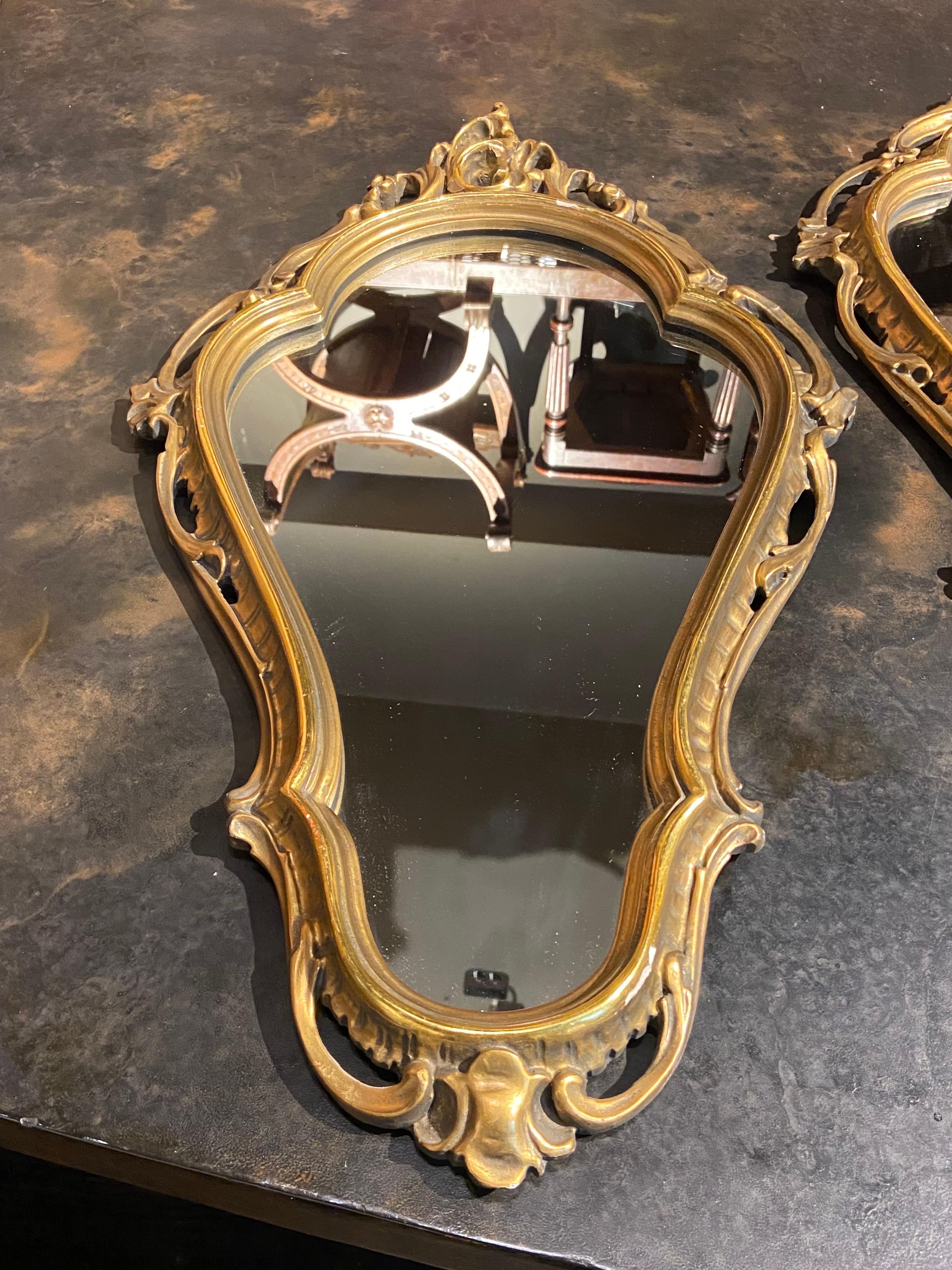 20th Century French Pair of Hand Carved and Gilt Wood Wall Mirrors For Sale 2
