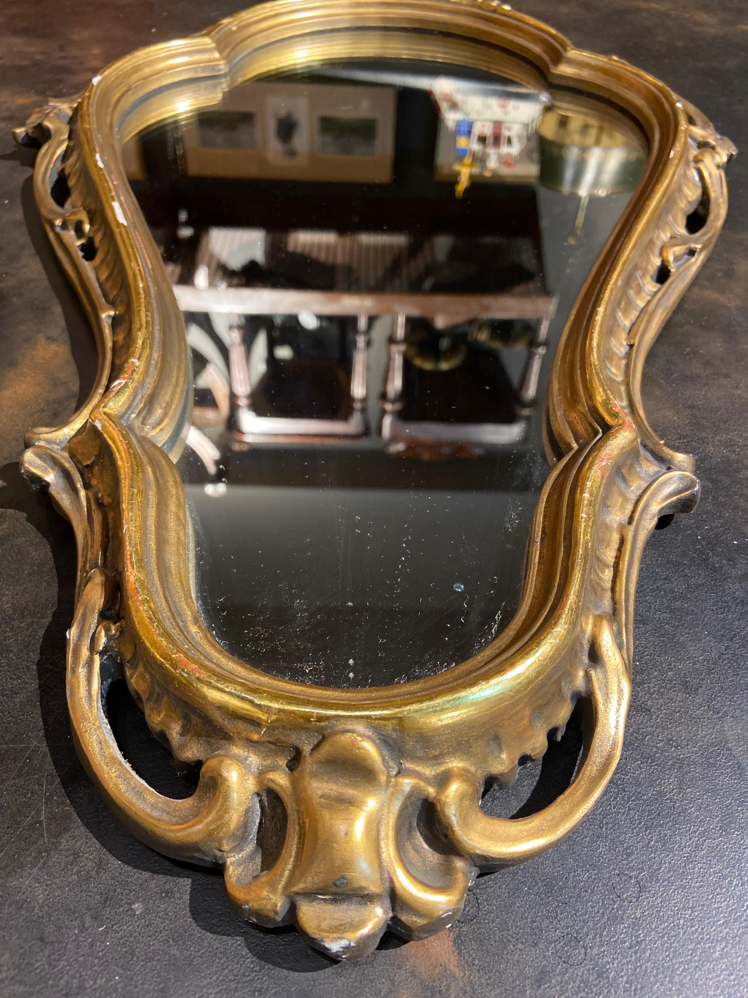 20th Century French Pair of Hand Carved and Gilt Wood Wall Mirrors For Sale 4