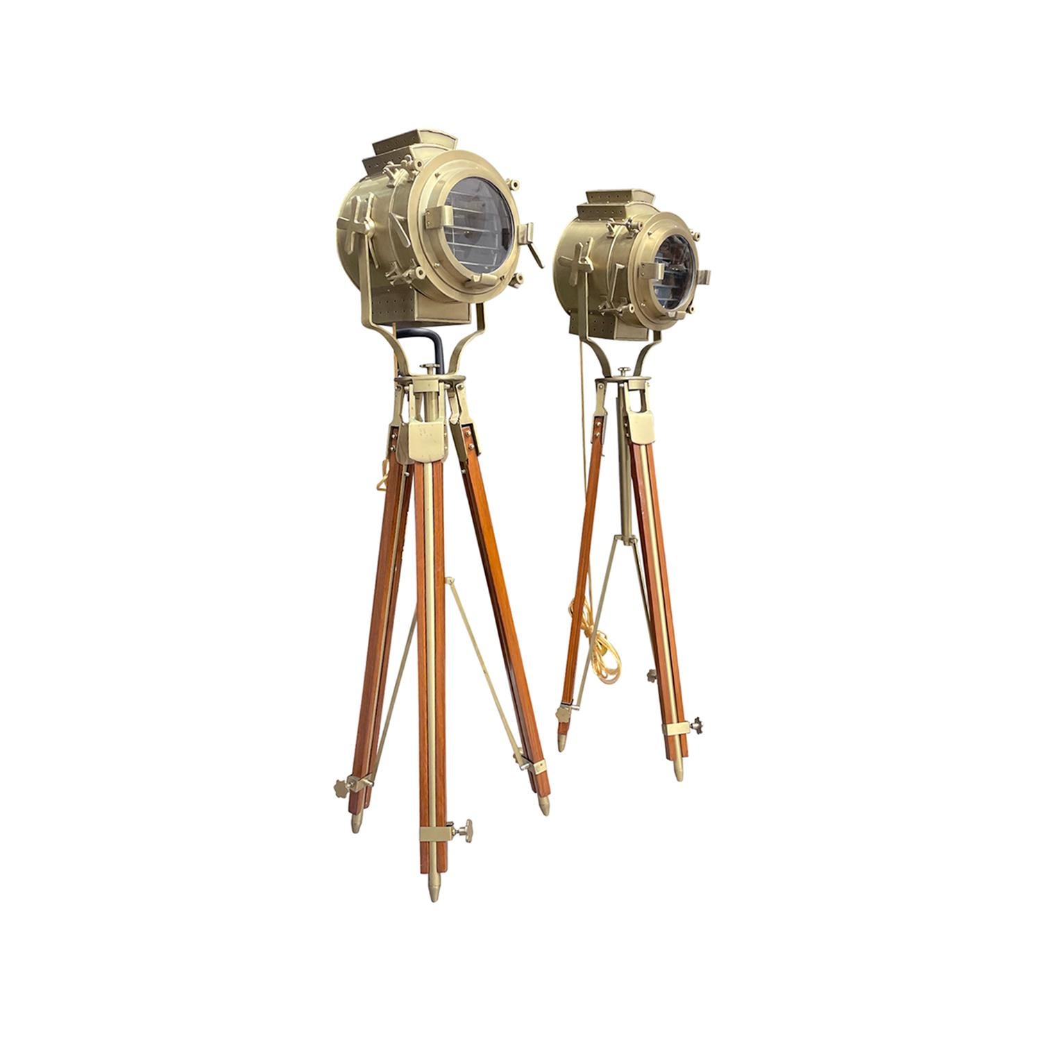 Mid-Century Modern 20th Century French Pair of Metal Spotlights - Cinema Walnut Floor Lamps For Sale