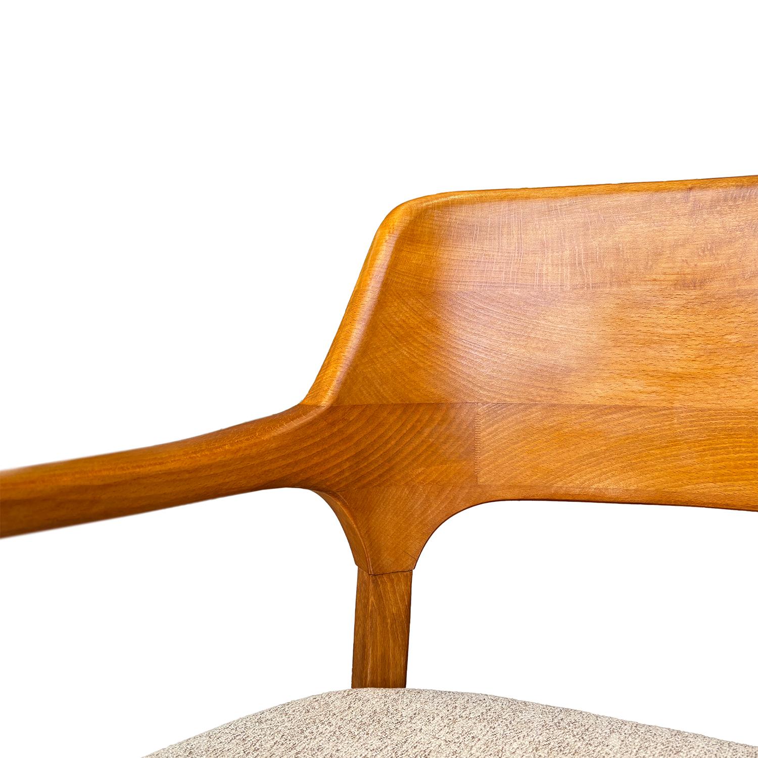 Pareja francesa del siglo XX de sillones modernos vintage de madera de haya de Baumann France en venta 3