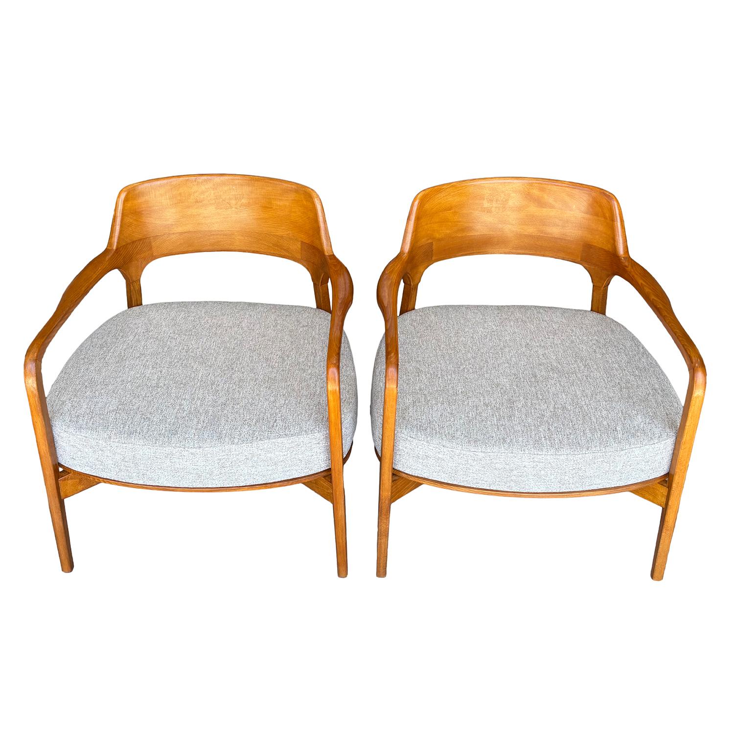 Pareja francesa del siglo XX de sillones modernos vintage de madera de haya de Baumann France Moderno de mediados de siglo en venta