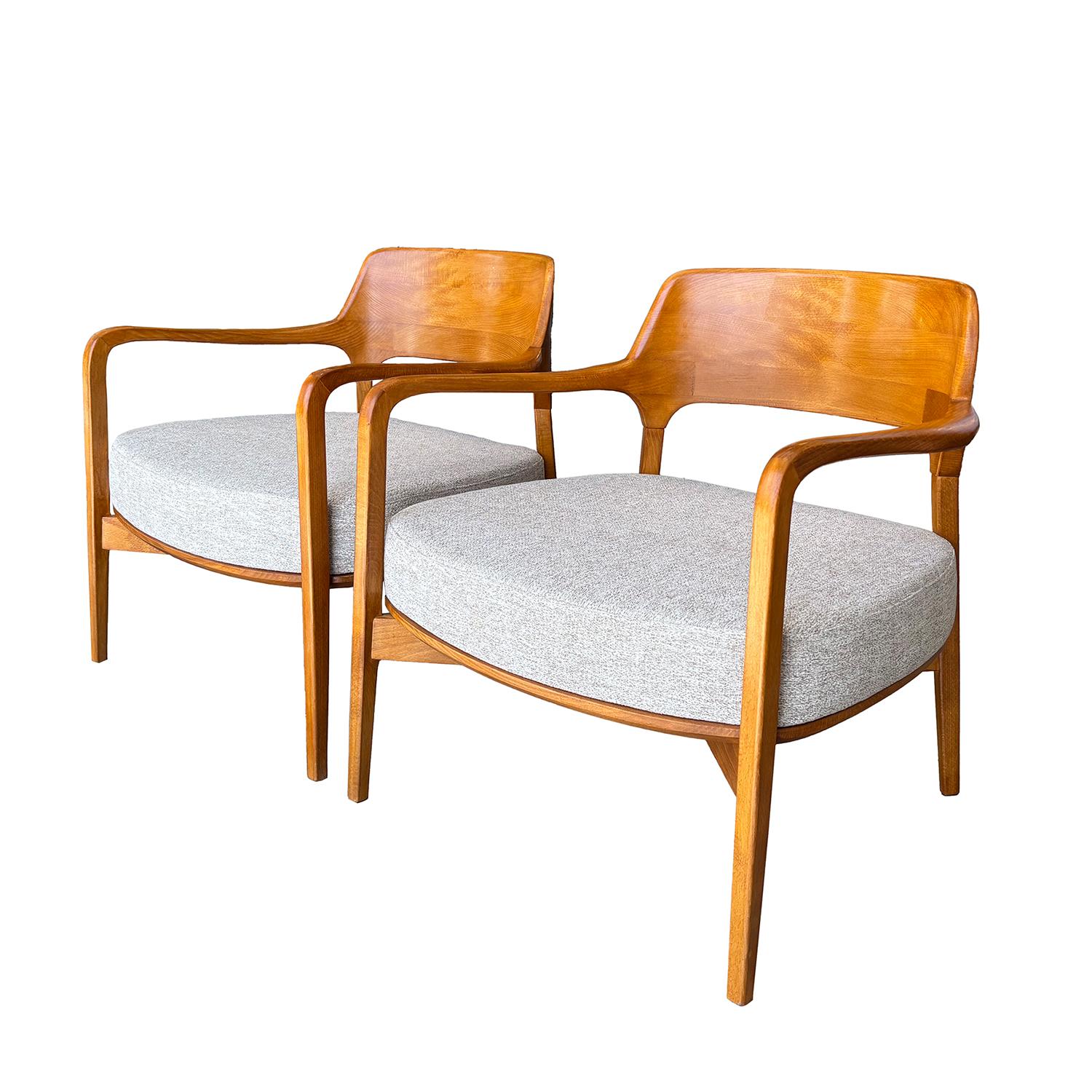 Pareja francesa del siglo XX de sillones modernos vintage de madera de haya de Baumann France Tallado a mano en venta