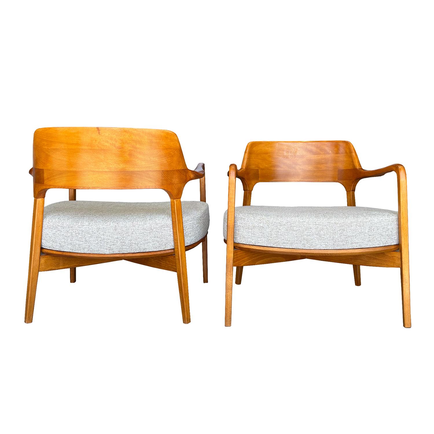 Pareja francesa del siglo XX de sillones modernos vintage de madera de haya de Baumann France en venta 1