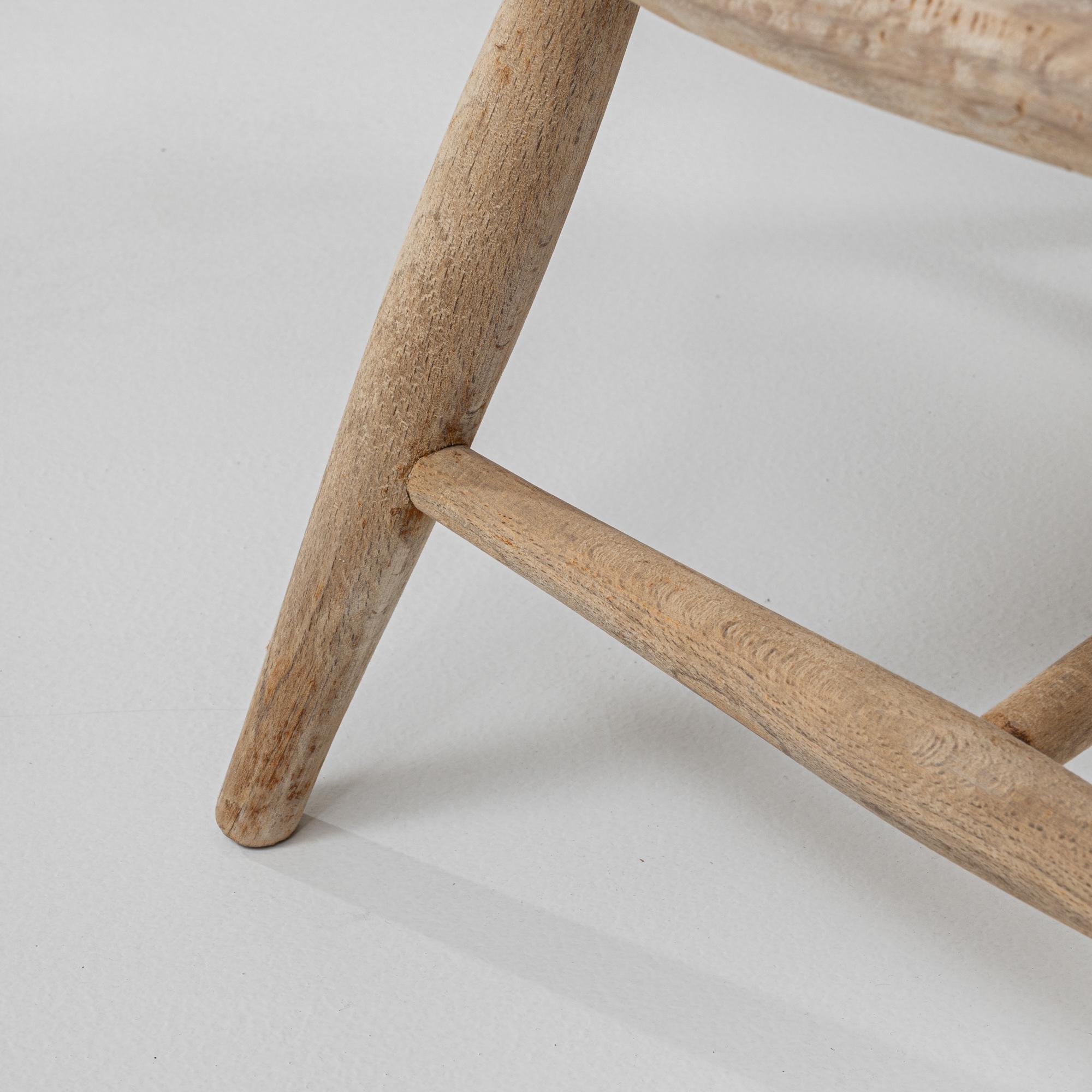 Coppia di poltrone in Oak del XX secolo con sedute imbottite in vendita 8