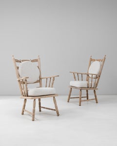 20th Century French Pair of Oak Spindle Back Armchairs With Round Bouclé Cushion