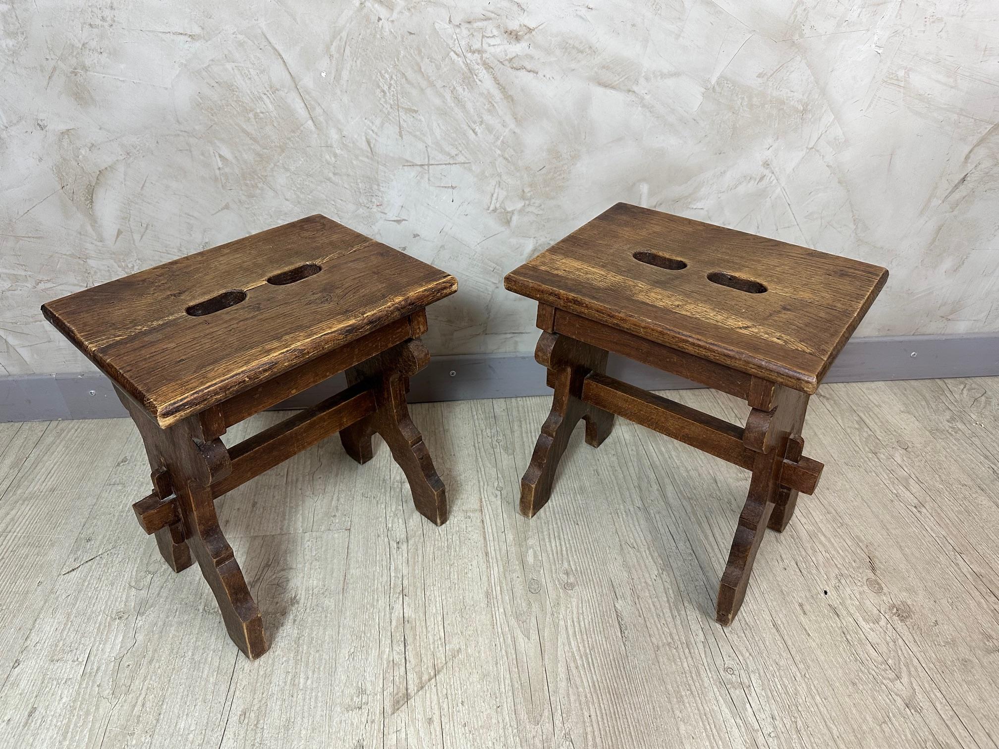 20e siècle Paire de tabourets en Oak, 1920 Bon état - En vente à LEGNY, FR