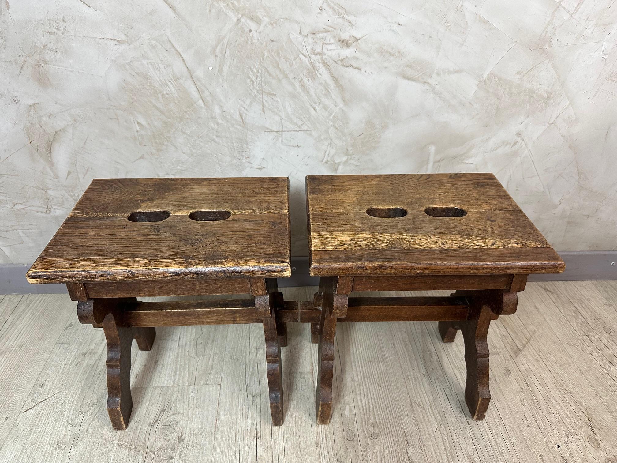 Chêne 20e siècle Paire de tabourets en Oak, 1920 en vente