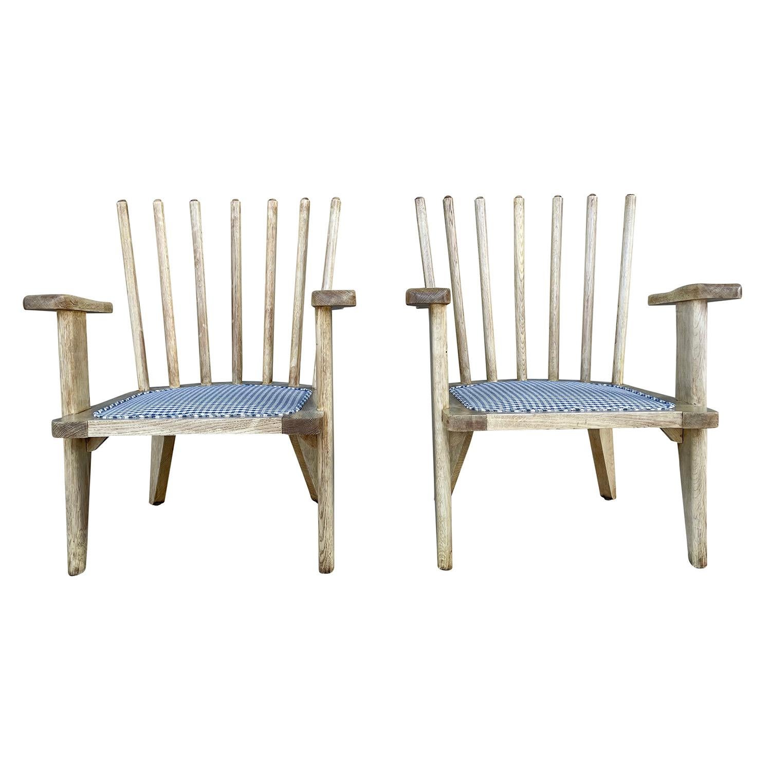 20th Century French Pair of Oakwood Spindle Chairs by Guillerme et Chambron 3