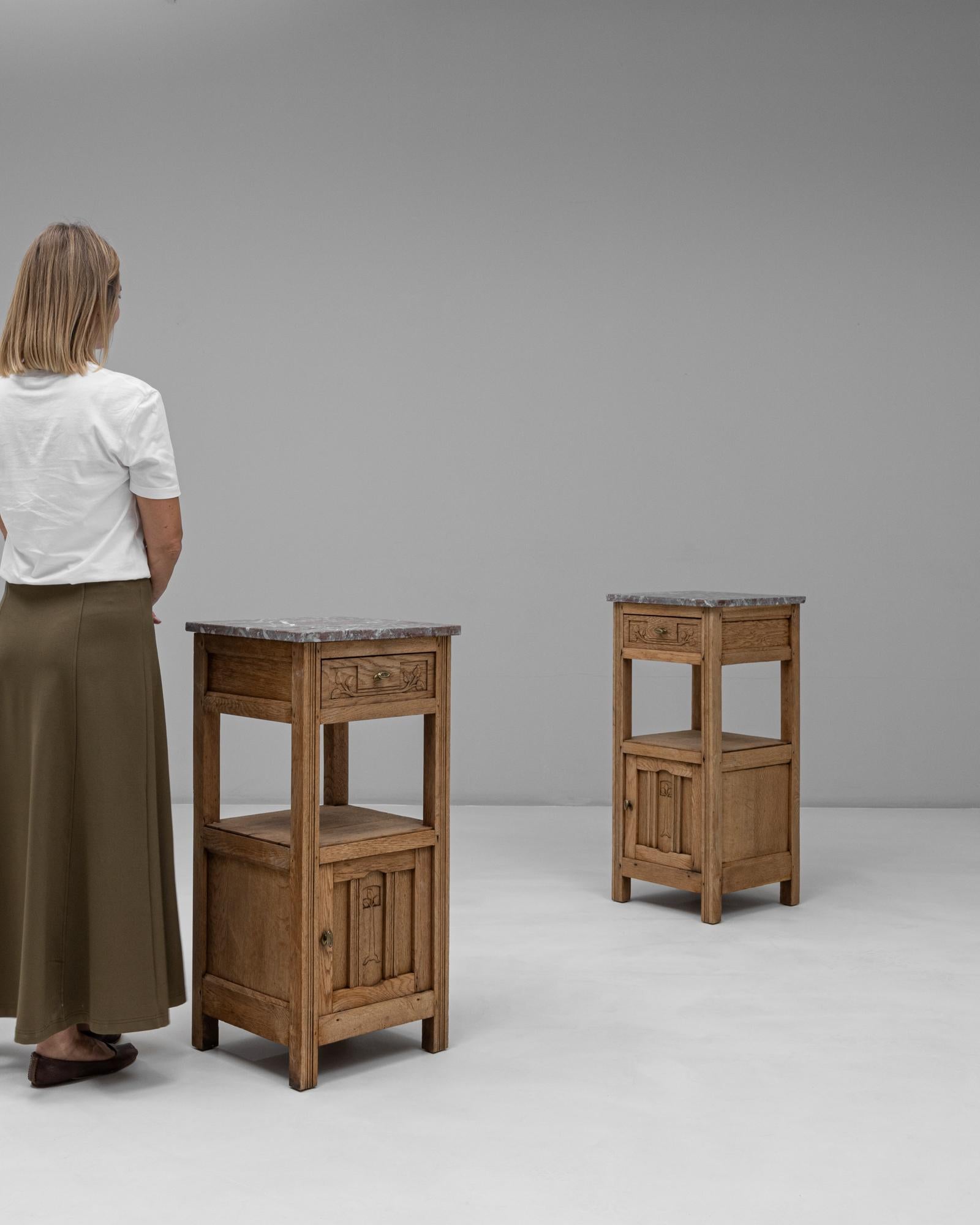 20th Century French Pair of Provincial Oak Bedside Tables With Marble Tops Bon état - En vente à High Point, NC