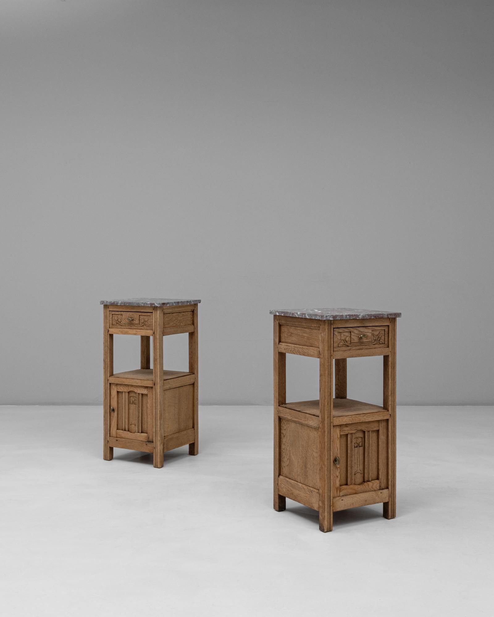 20ième siècle 20th Century French Pair of Provincial Oak Bedside Tables With Marble Tops en vente