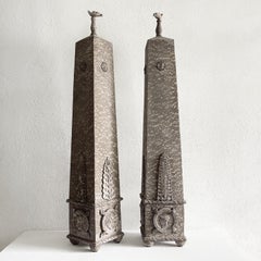 Obélisques Art Déco en terre cuite, fabriqués à la main, Circa 1920-1930