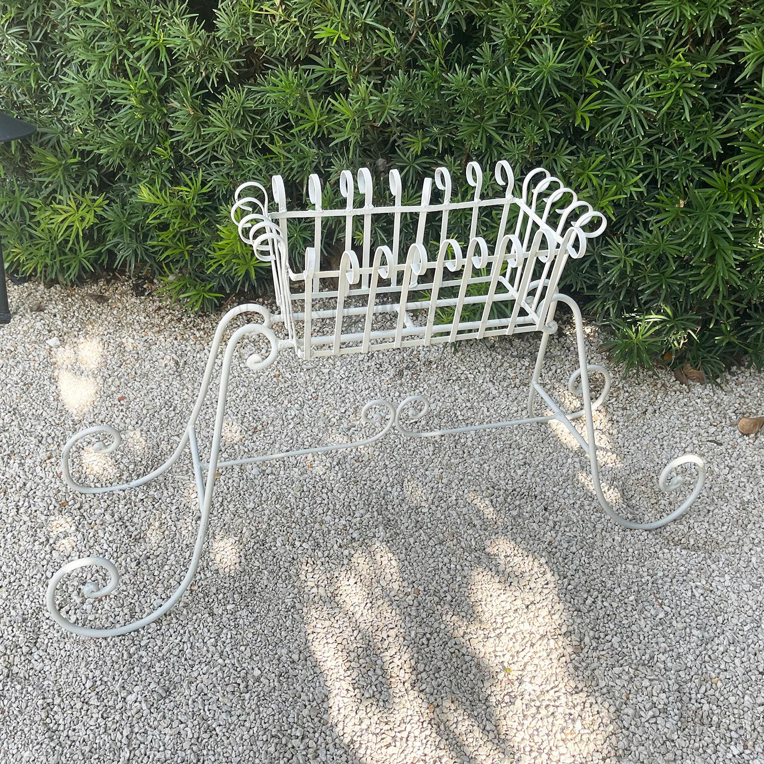 20th Century French Pair of Wrought Iron Jardinieres - Vintage Floral Stands For Sale 1