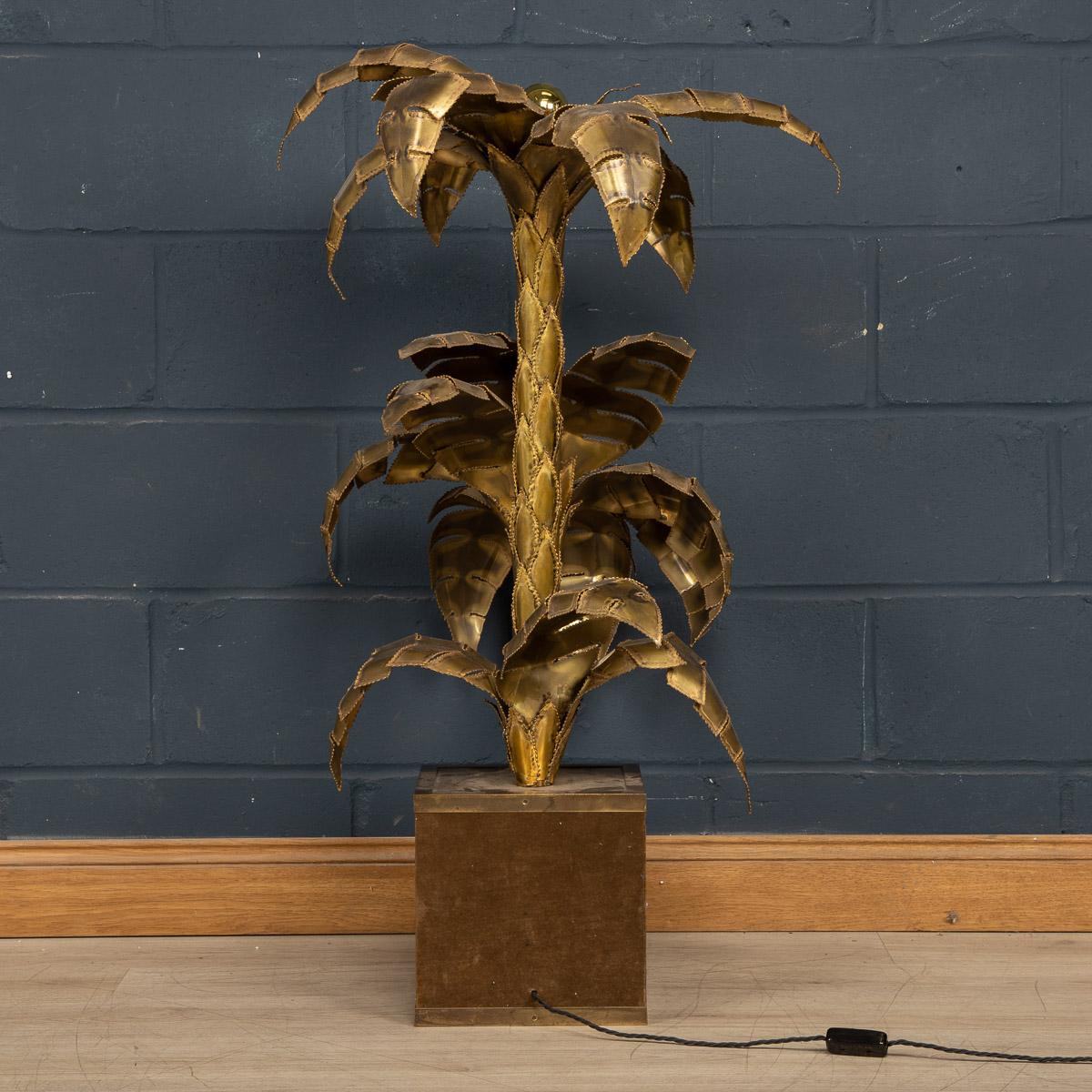 20ième siècle Lampadaire ou lampe d'appoint en palmier français du XXe siècle de la Maison Jansen, vers 1970 en vente