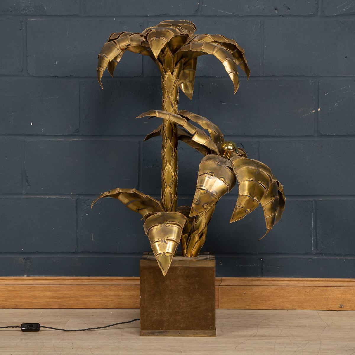 Laiton Lampadaire ou lampe d'appoint en palmier français du XXe siècle de la Maison Jansen, vers 1970 en vente