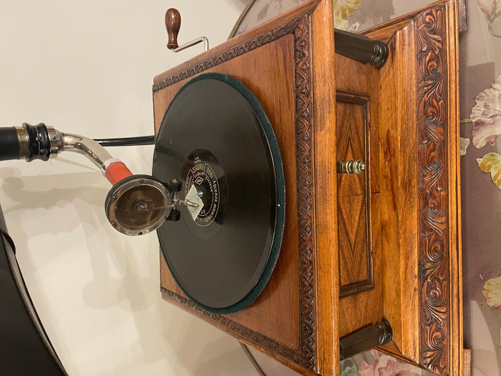 1920s gramophone