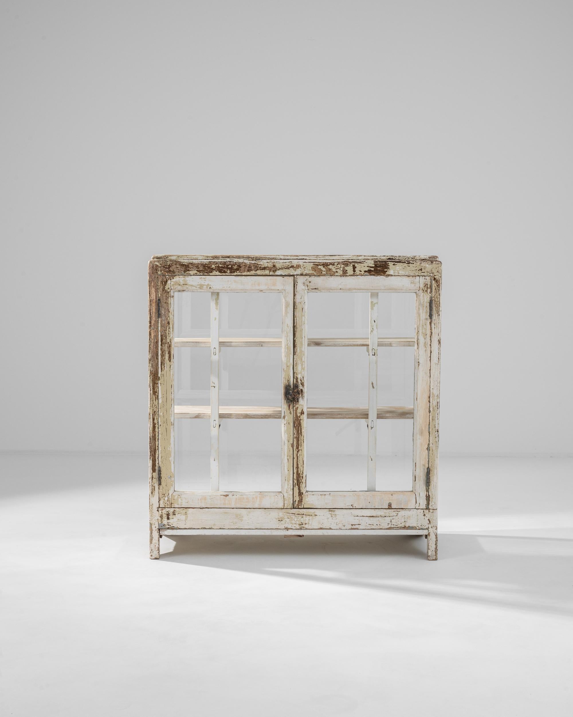 Country 20th Century French Patinated Wooden Vitrine For Sale