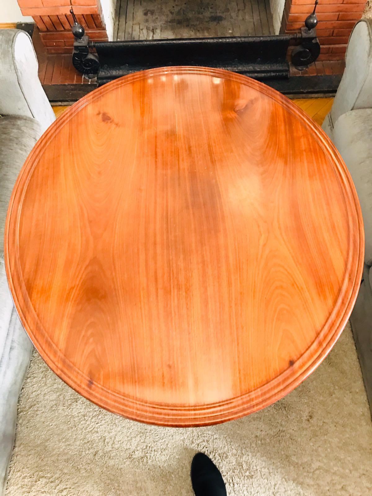 20th Century French Pedestal Hand Carved Mahogany Oval Table In Good Condition For Sale In Sofia, BG