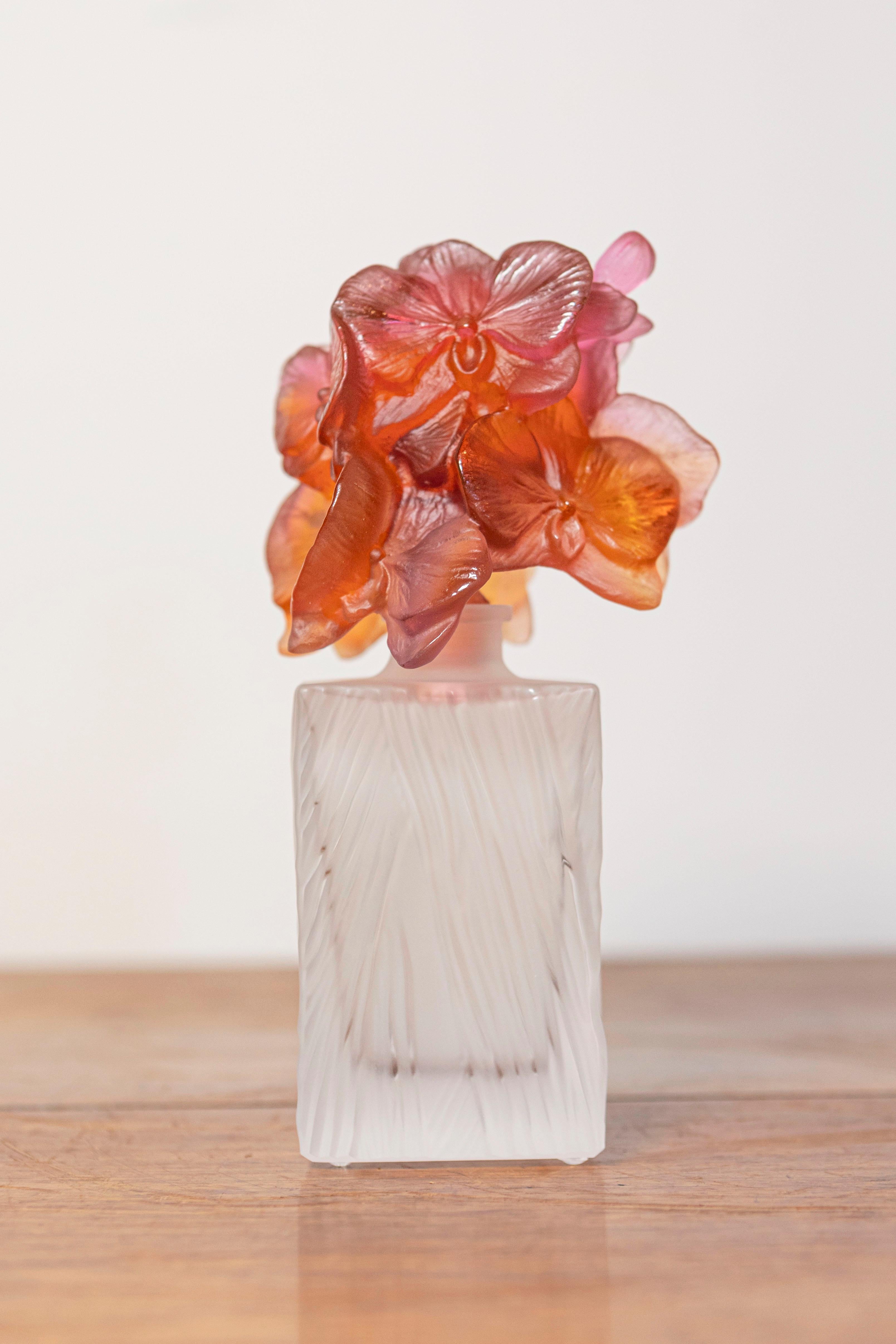 20th Century French Perfume Bottle In Good Condition For Sale In Atlanta, GA