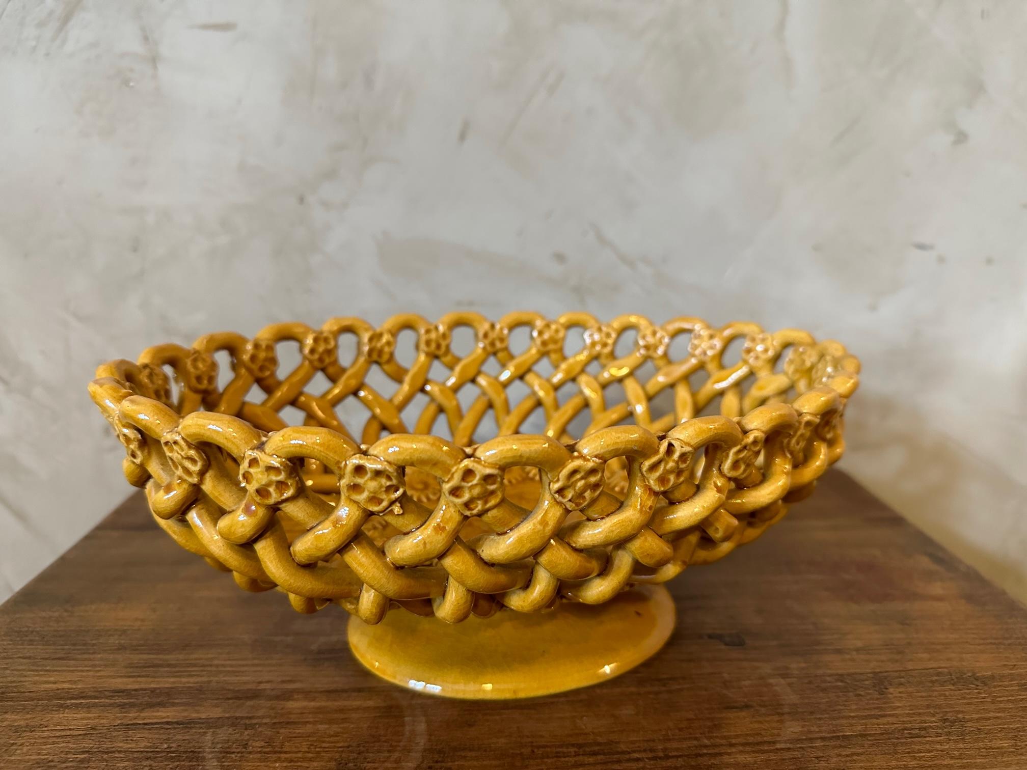 Very beautiful camel-colored braided ceramic bowl dating from the 1950s by pichon in Uzes.
Very good condition and superb quality.
The Pichon d'Uzès factory is one of the rare fine pottery companies to have survived since the 19th century. It