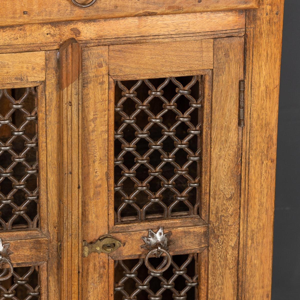 20th Century, French Pine Sideboard, C.1920 For Sale 8