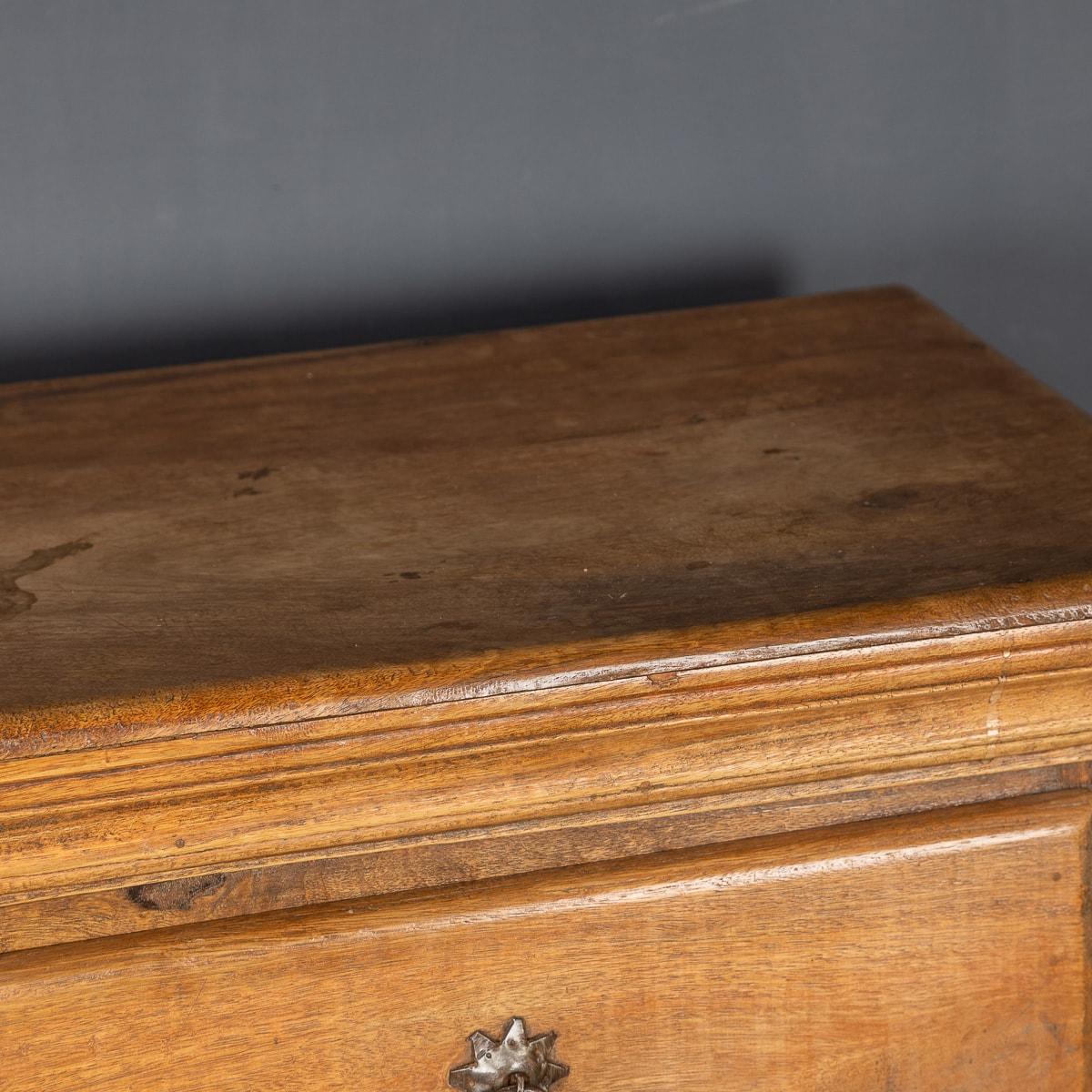 20th Century, French Pine Sideboard, C.1920 For Sale 11