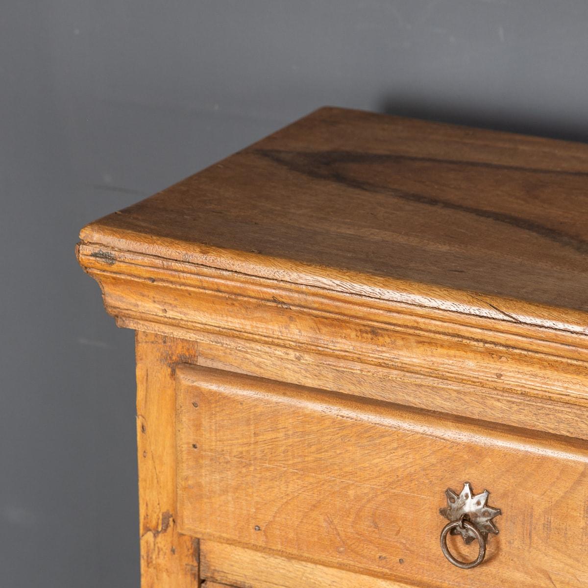 20th Century, French Pine Sideboard, C.1920 For Sale 13