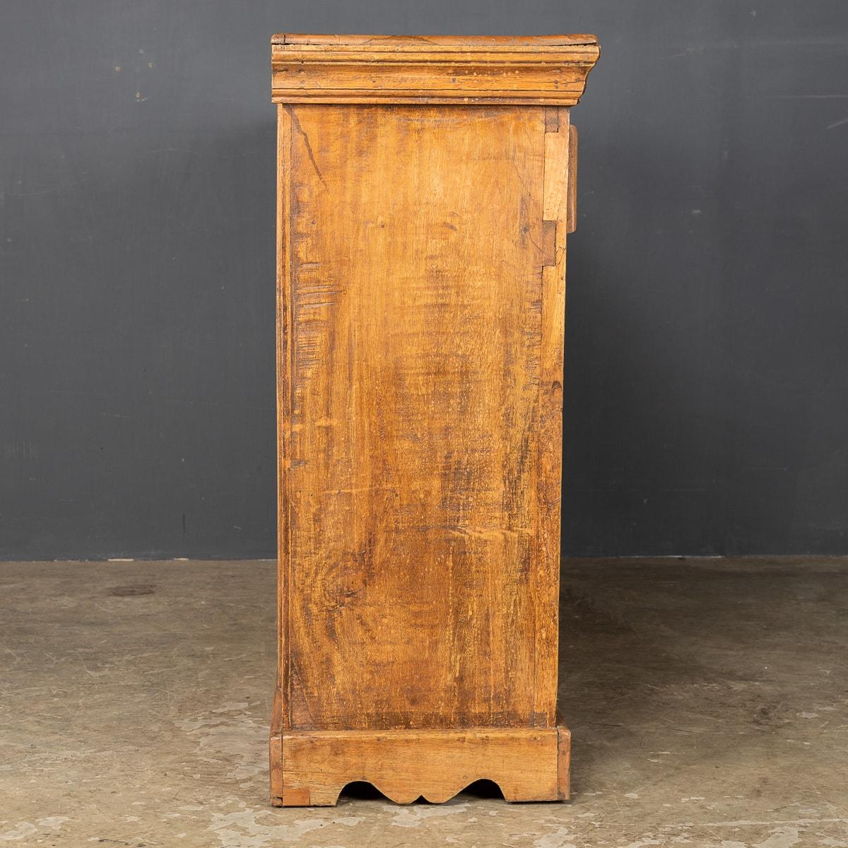20th Century, French Pine Sideboard, C.1920 For Sale 2