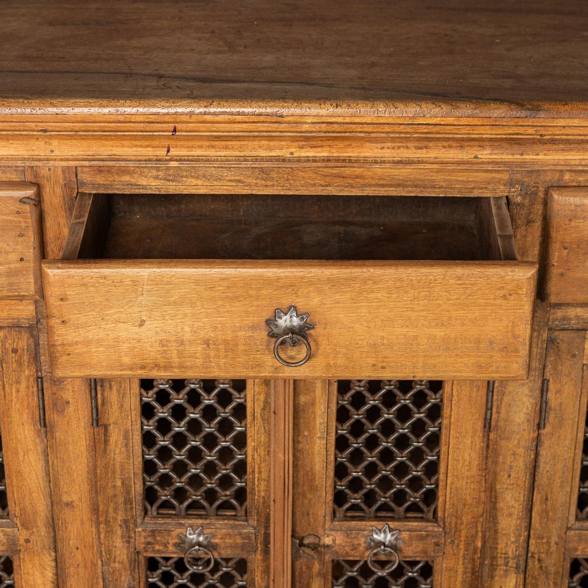 20th Century, French Pine Sideboard, C.1920 For Sale 5