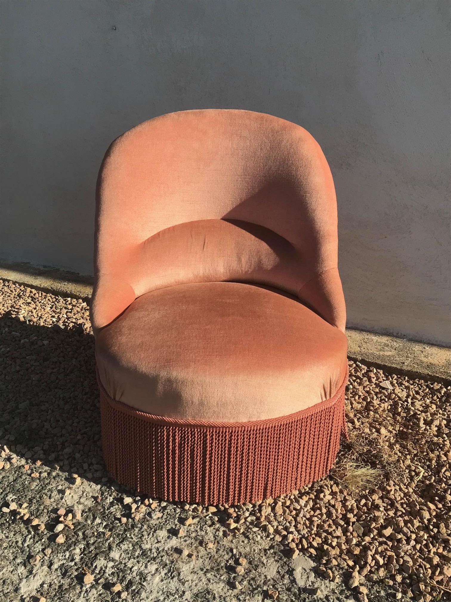 20th Century French Pink Velvet Crapaud Armchair In Good Condition In LEGNY, FR