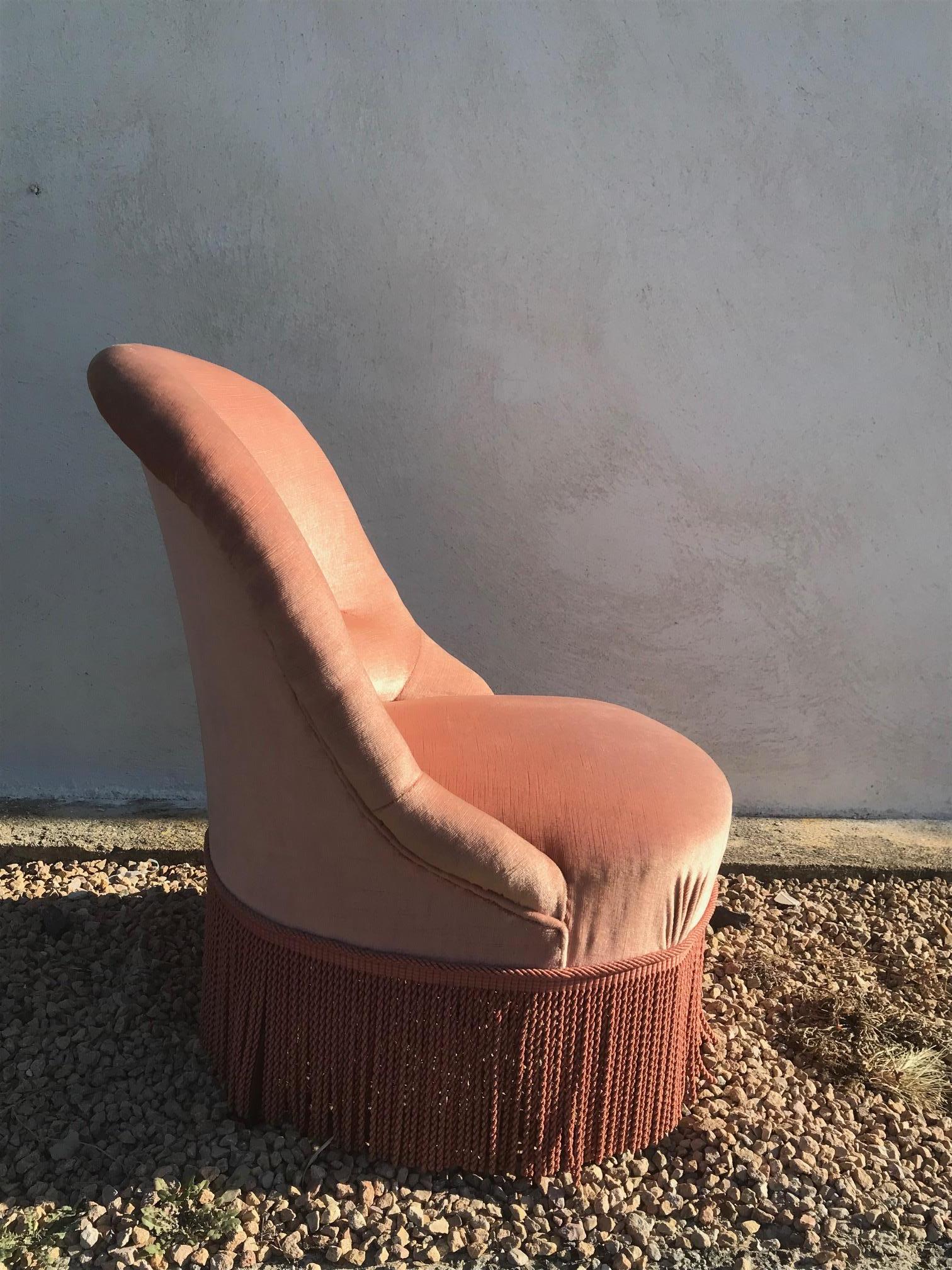 Mid-20th Century 20th Century French Pink Velvet Crapaud Armchair