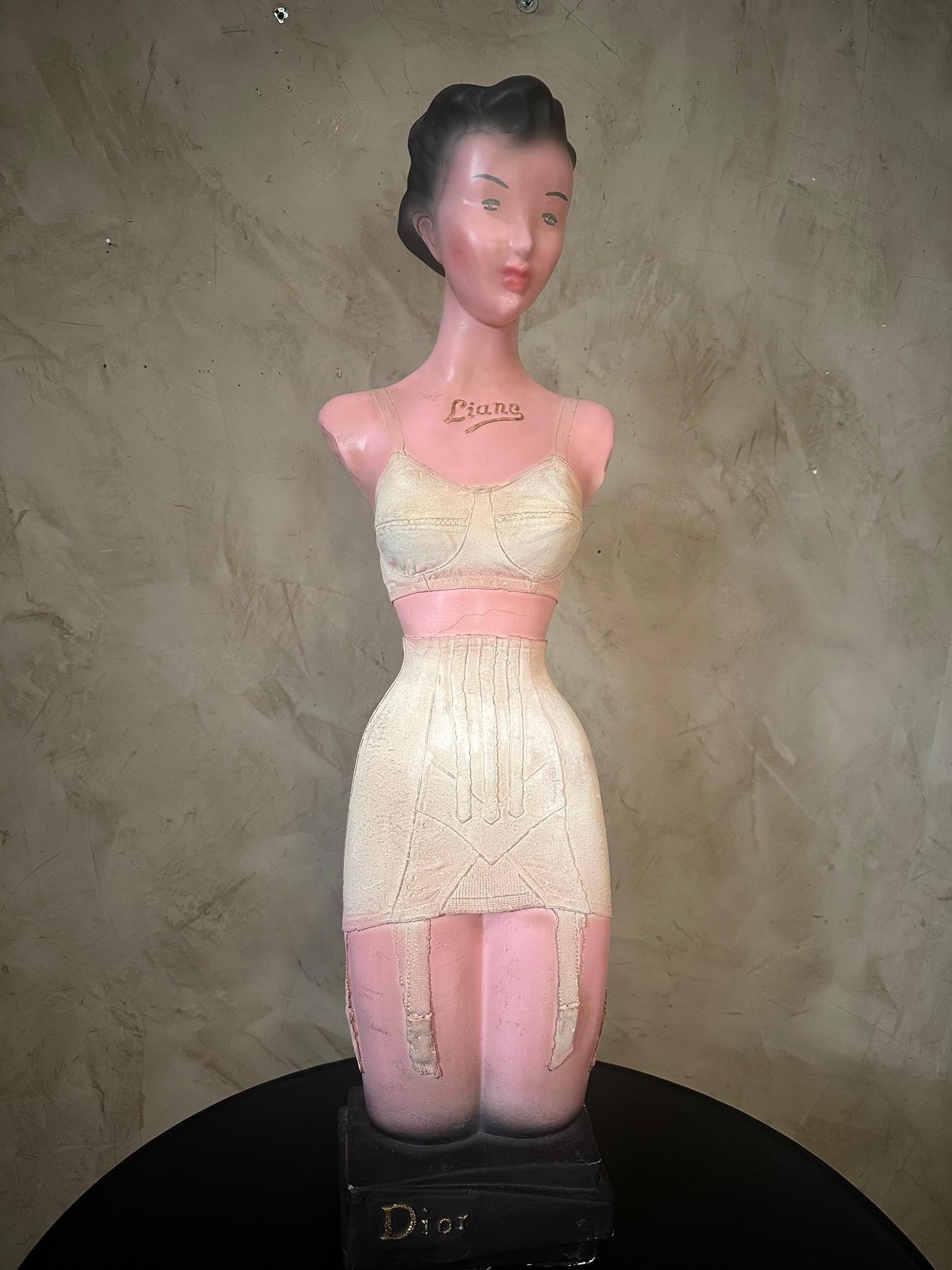 20th century French Plaster Bust For Dior Advertisement, 1950s In Good Condition For Sale In LEGNY, FR