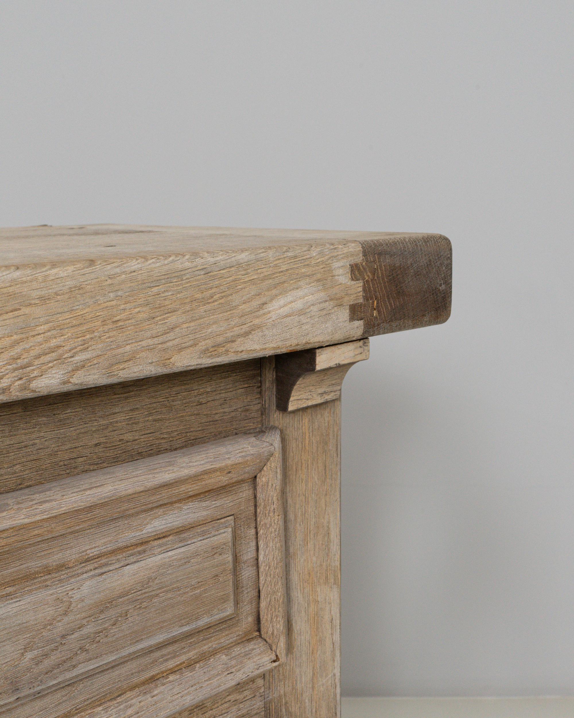 20th Century French Primitive Oak Buffet With Iron Hardware in vendita 4