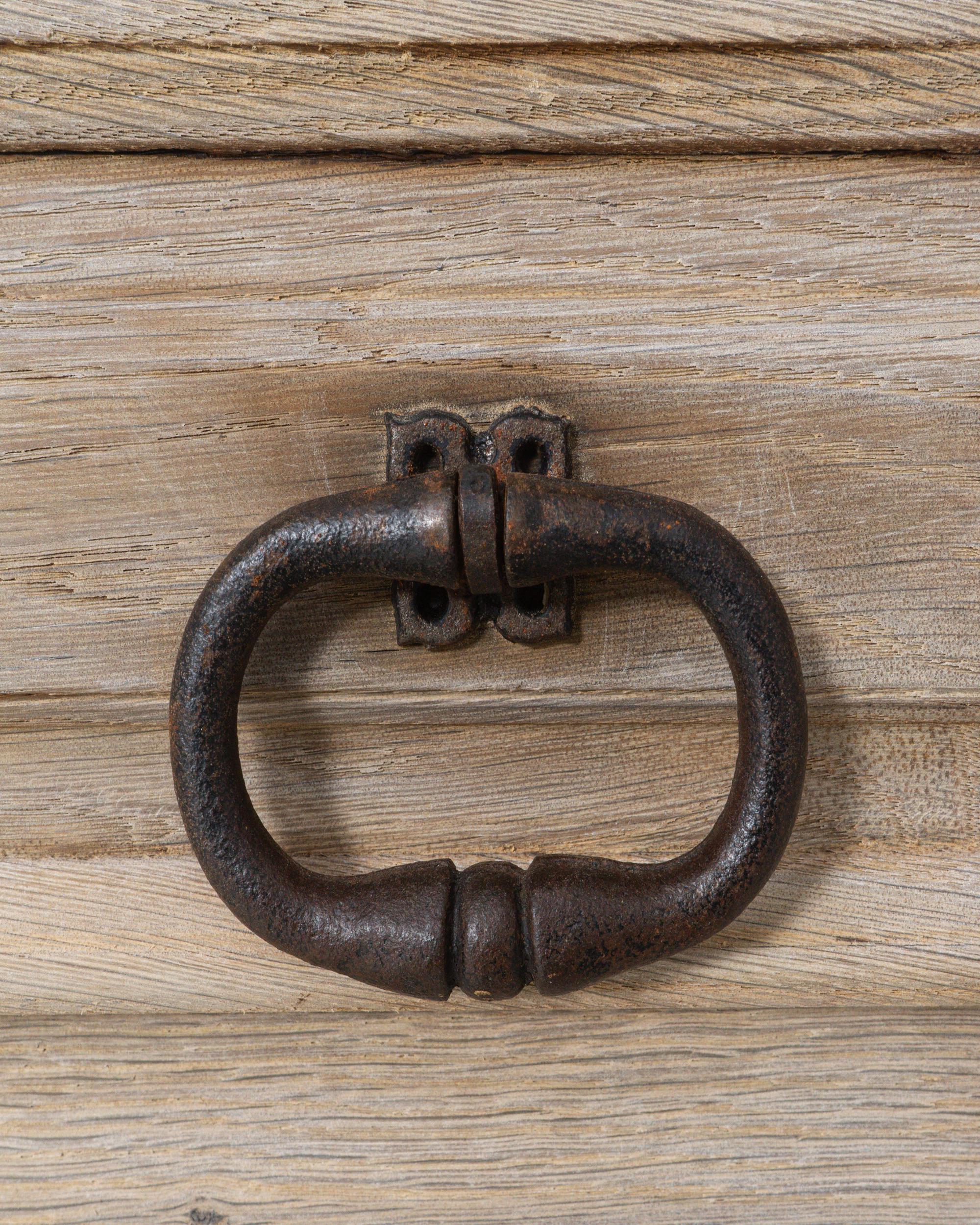 20th Century French Primitive Oak Buffet With Iron Hardware in vendita 5