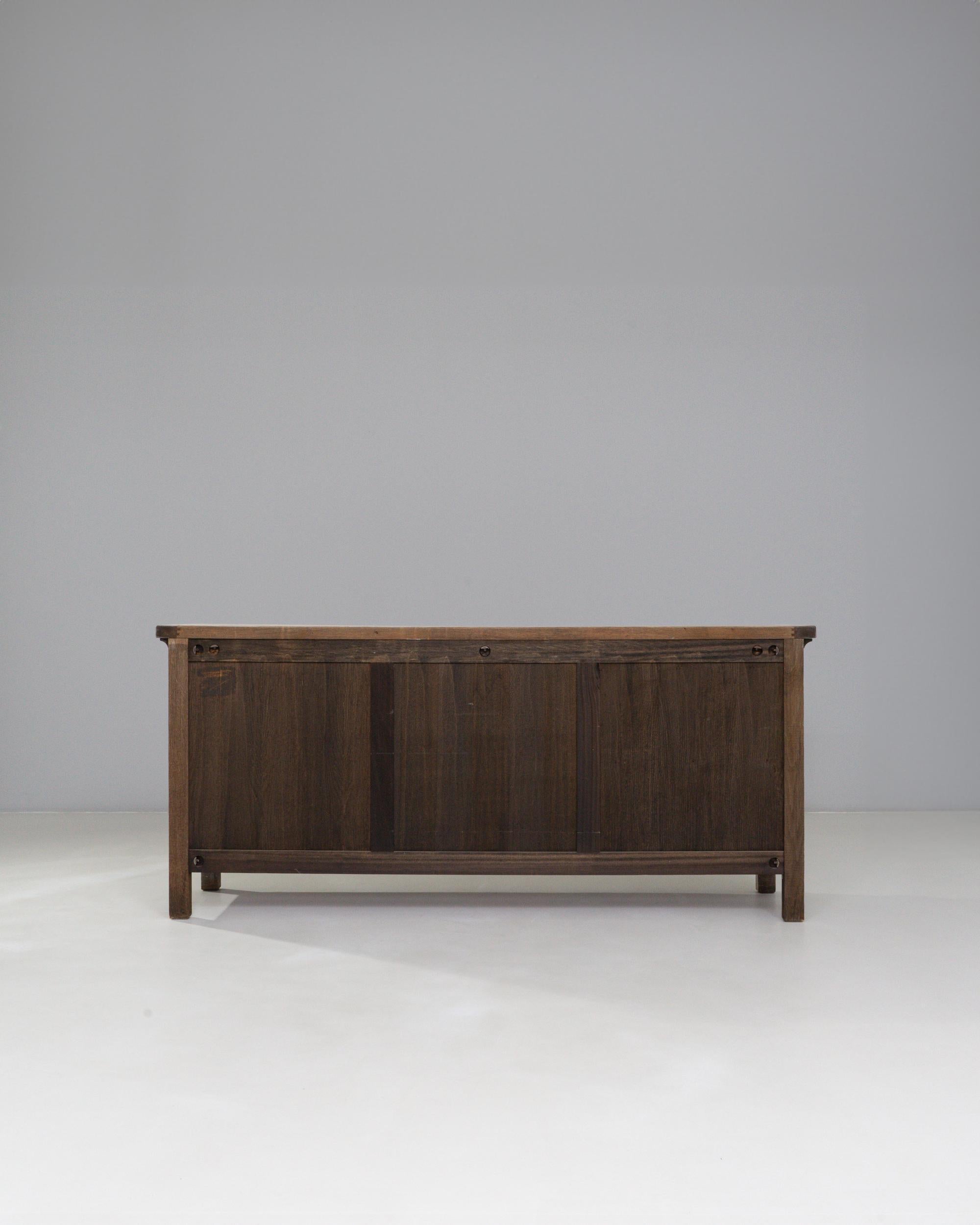 20th Century French Primitive Oak Buffet With Iron Hardware in vendita 8