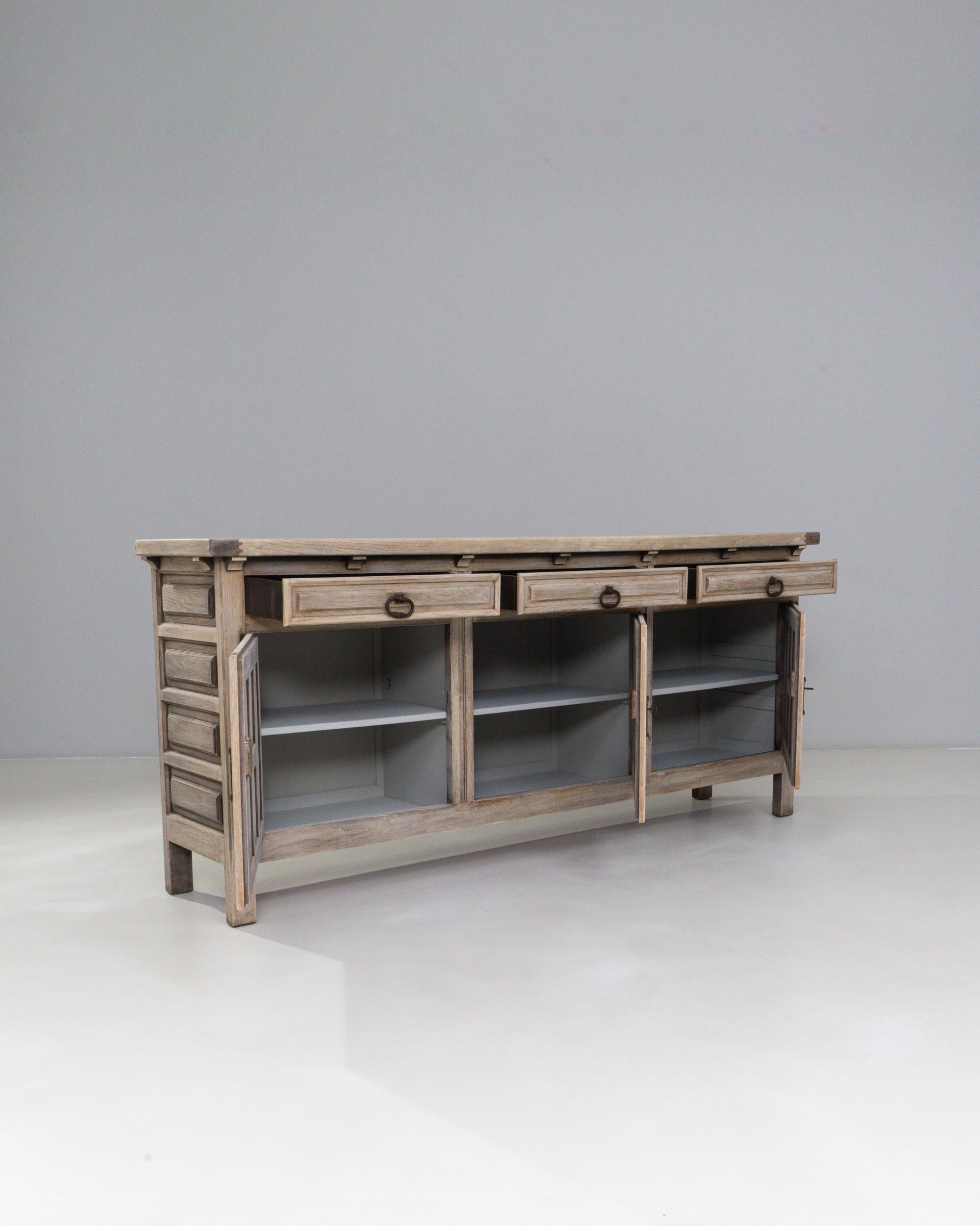 20th Century French Primitive Oak Buffet With Iron Hardware in vendita 2