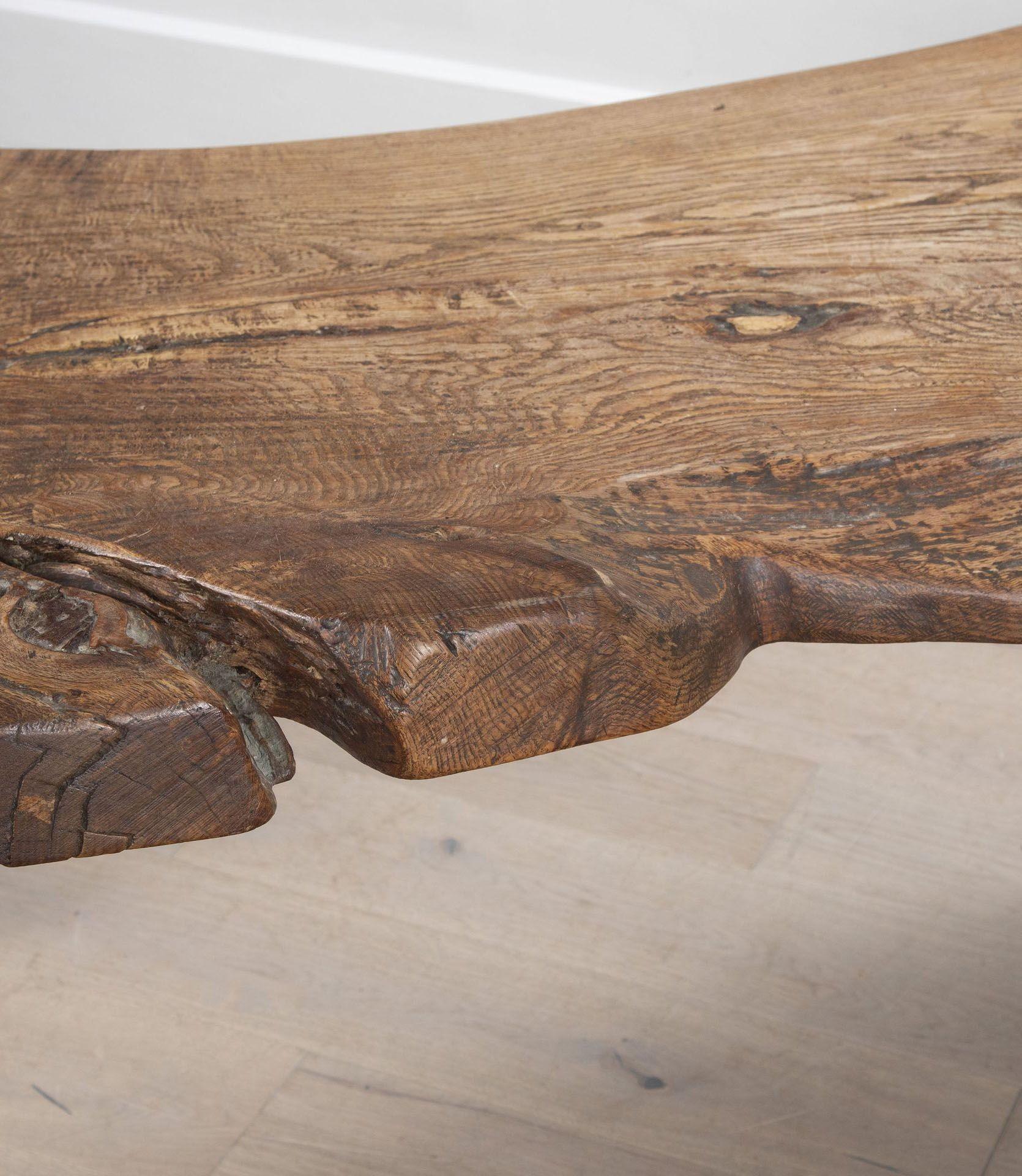 Mesa de roble primitiva francesa del siglo XX en venta 1