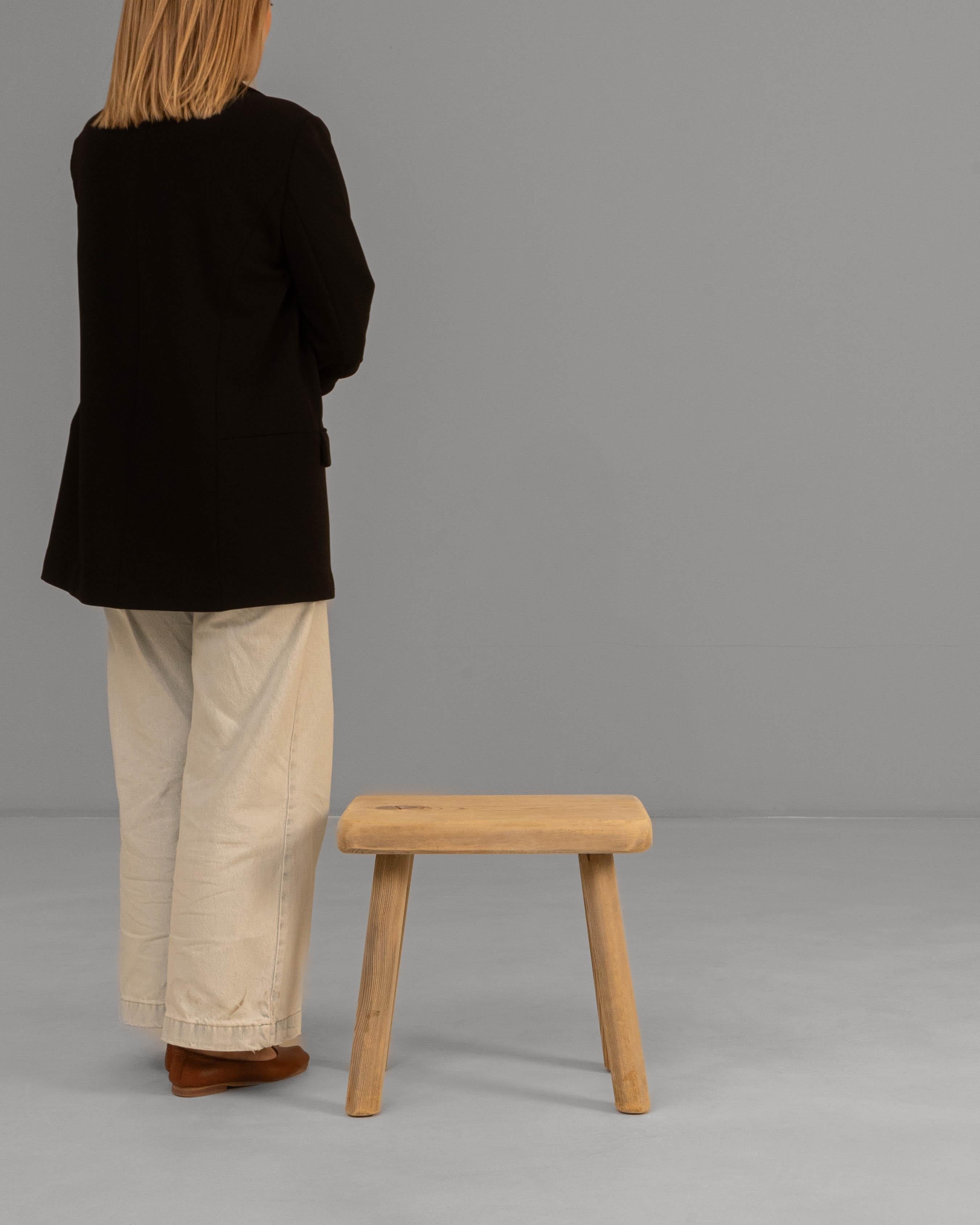 20th Century French Primitive Wooden Stool im Zustand „Gut“ im Angebot in High Point, NC