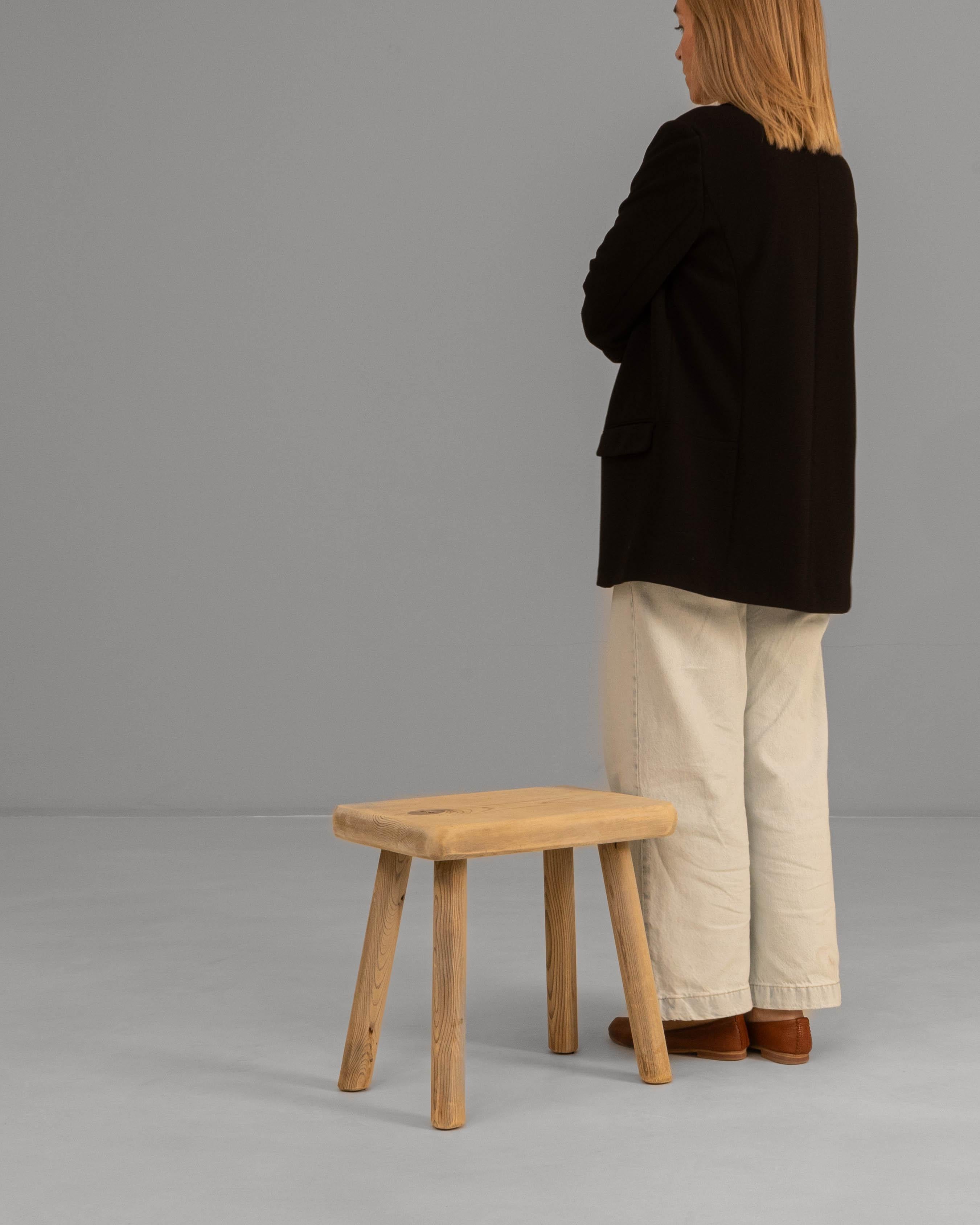 20th Century French Primitive Wooden Stool (Holz) im Angebot