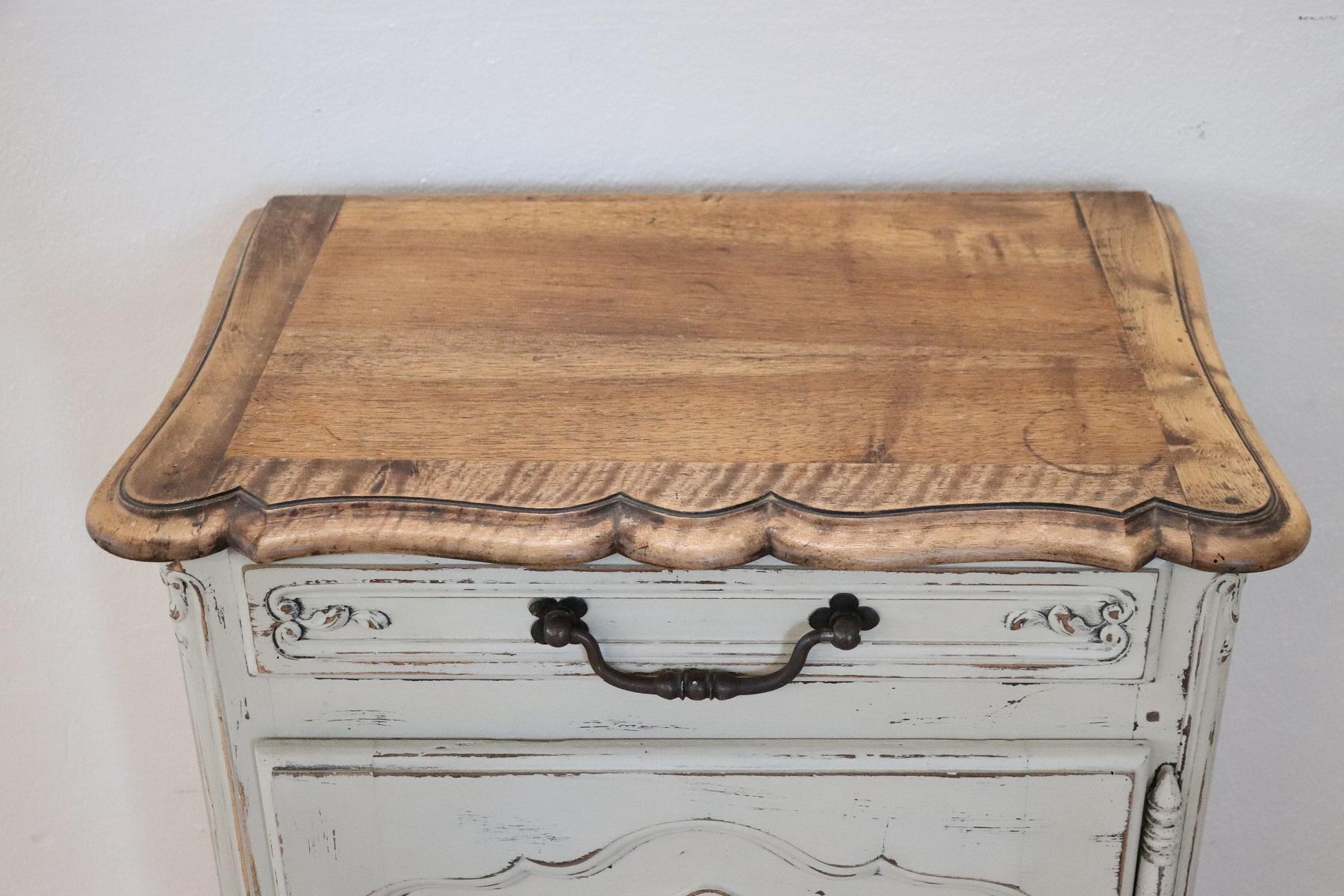 20th Century French Provencal Louis XV Style Painted Small Buffet or Nightstand In Excellent Condition In Casale Monferrato, IT