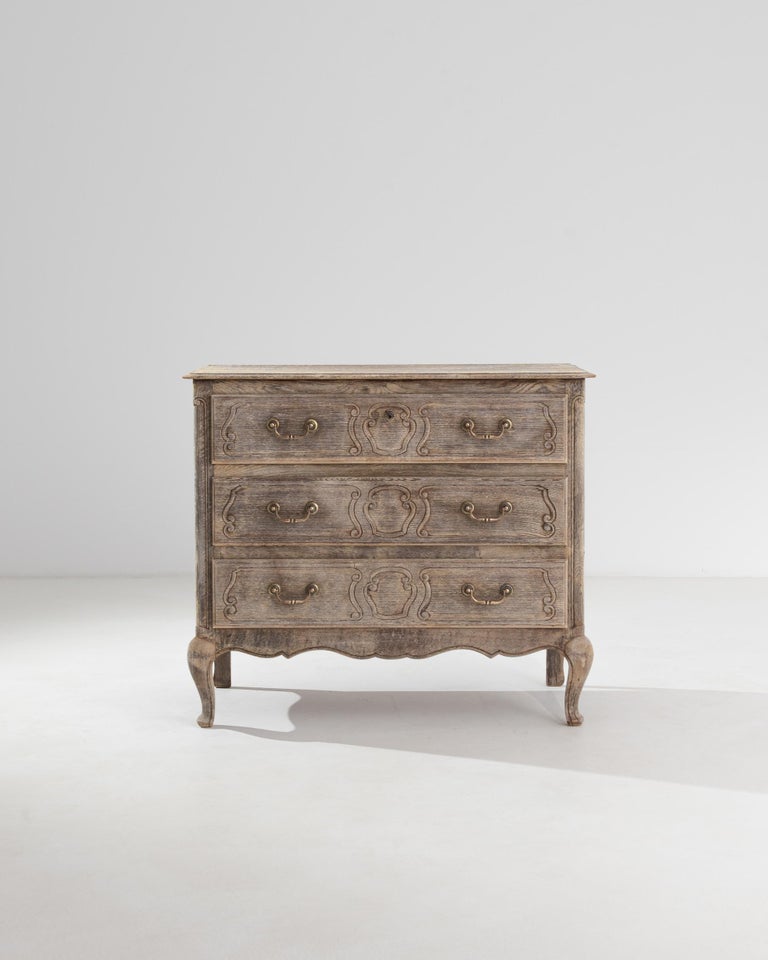 20th Century French Provincial Oak Chest of Drawers For Sale at 1stDibs