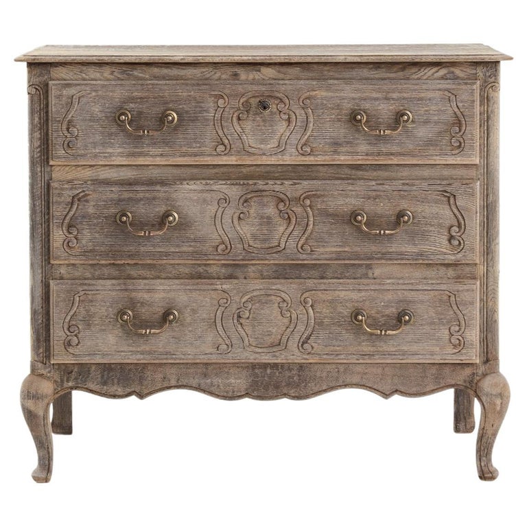 20th Century French Provincial Oak Chest of Drawers For Sale at 1stDibs