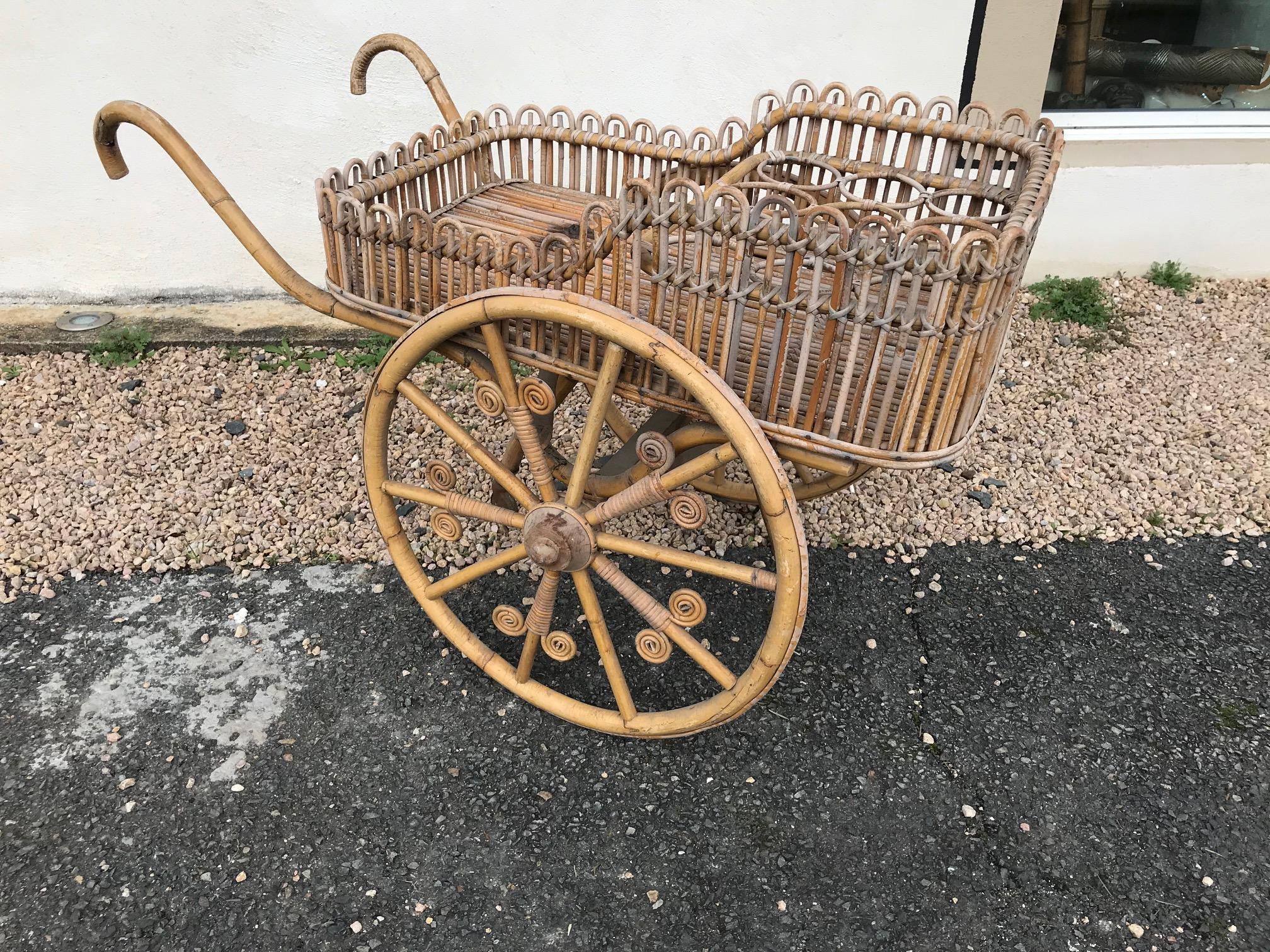 20th Century French Rattan and Bamboo Rolling Dessert Table, 1950s In Good Condition In LEGNY, FR