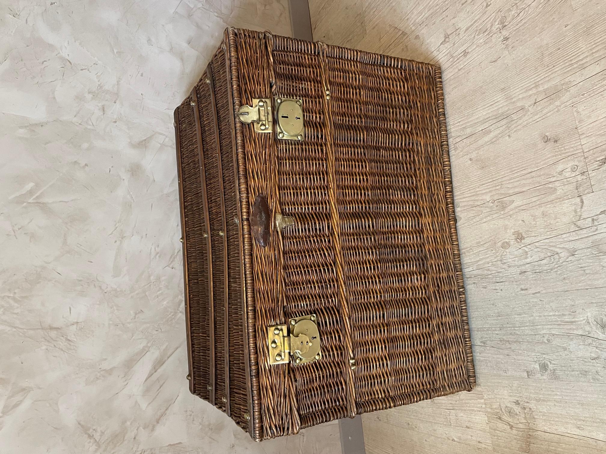 Very nice rattan storage trunk made in France in Lyon by Camus et frères in the 1920s. Hemp interior. Trunk used at the time to keep sheep's wool, therefore very healthy.
Brass fitting with the stamp of the Lyonnais manufacturer.
Handle on each