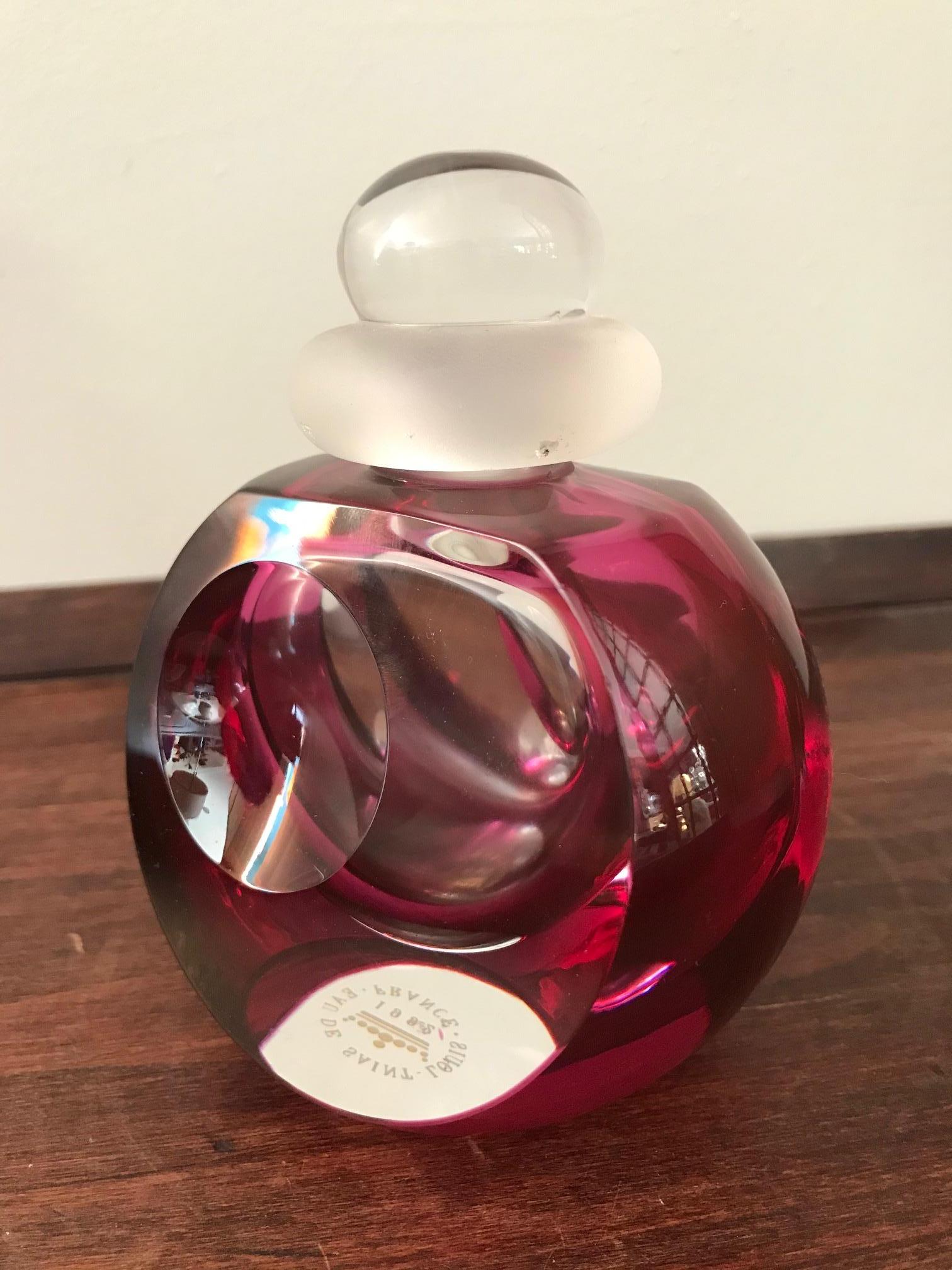 20th Century French Red Glass Perfume Bottle, 1940s 4