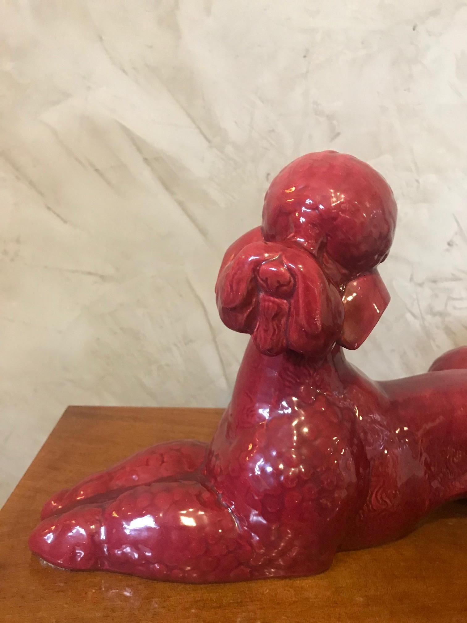 20th Century French Red Porcelain Poodle Dog Sculpture In Good Condition In LEGNY, FR