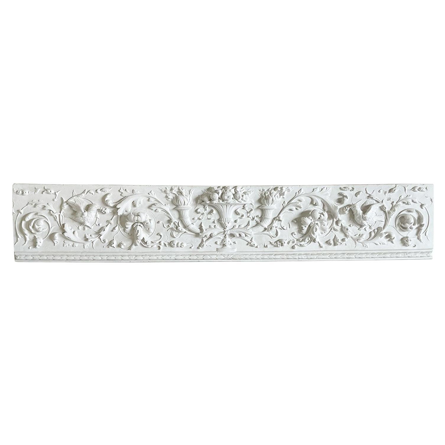 Sopra Porte in stile rinascimentale francese del XX secolo - Rilievo in gesso da parete vintage